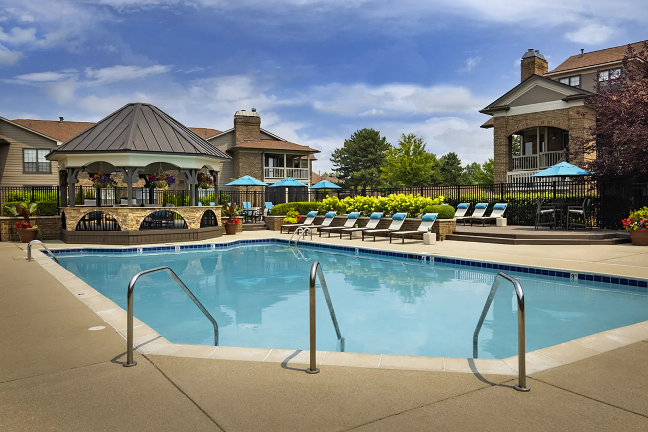 Pool - Willow Lake Apartments - Indianapolis, IN