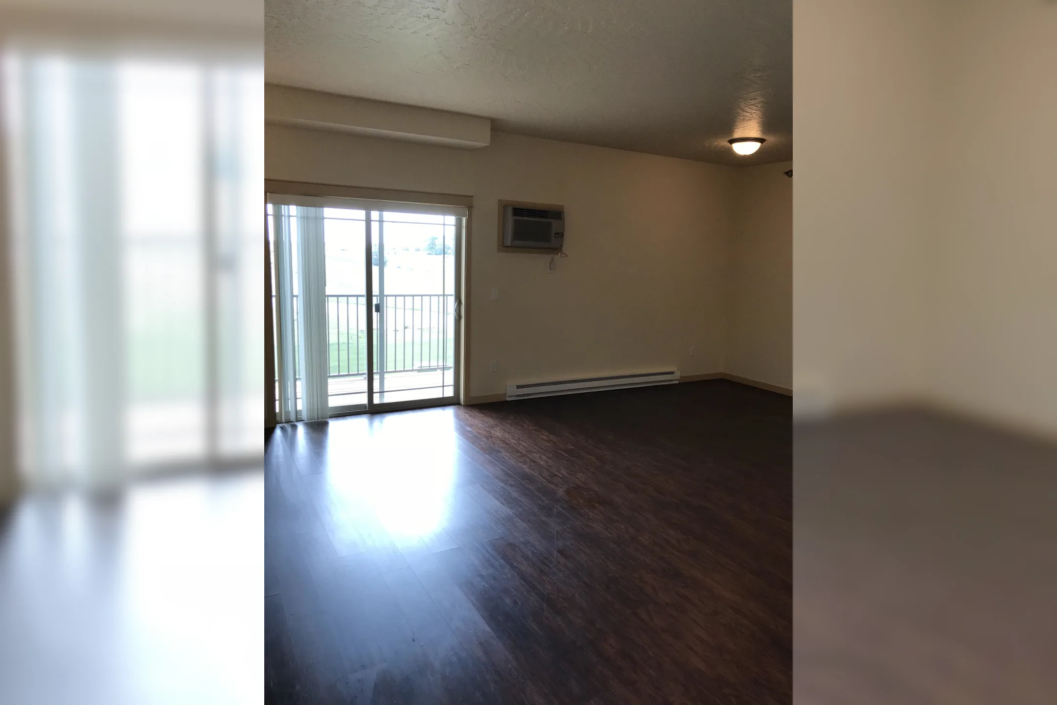 Living Room - Aspen Ponds Apartments - Fargo, ND