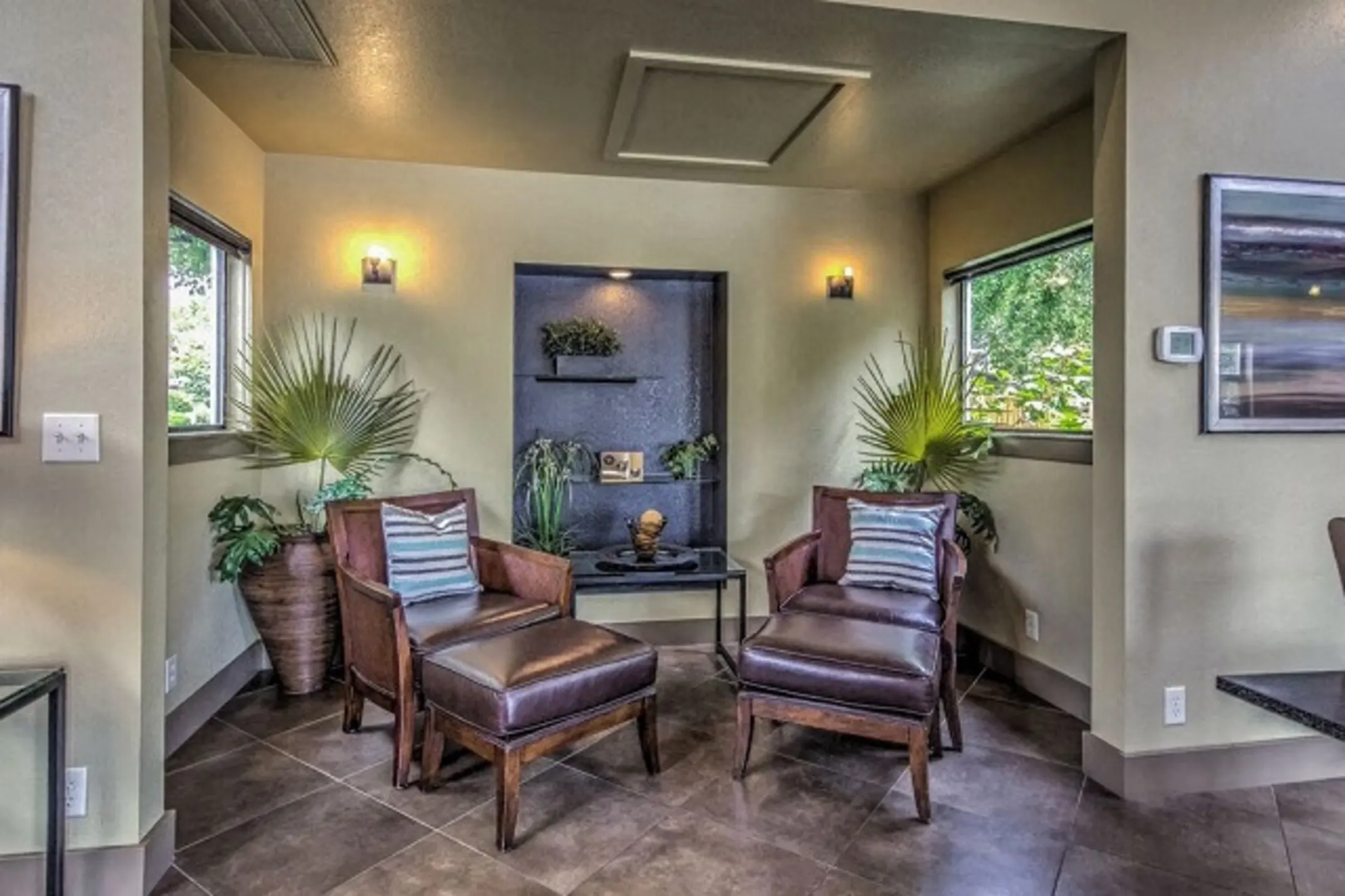 Living Room - Silver Bay Apartments - Boise, ID