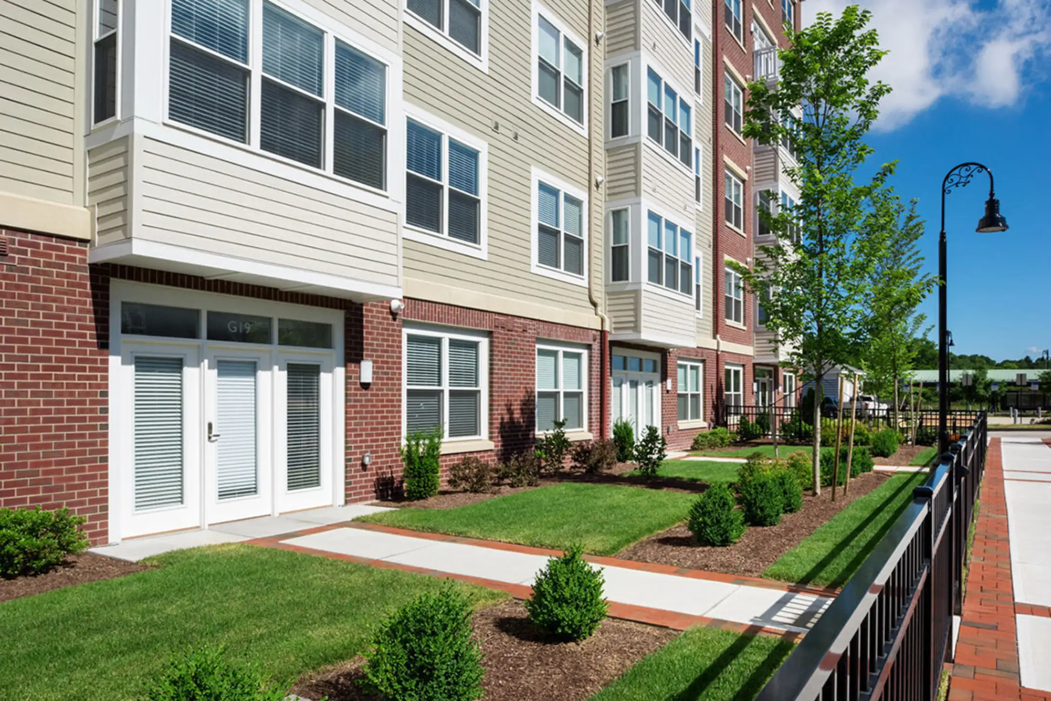 Landing 53 Apartments Braintree, MA 02184