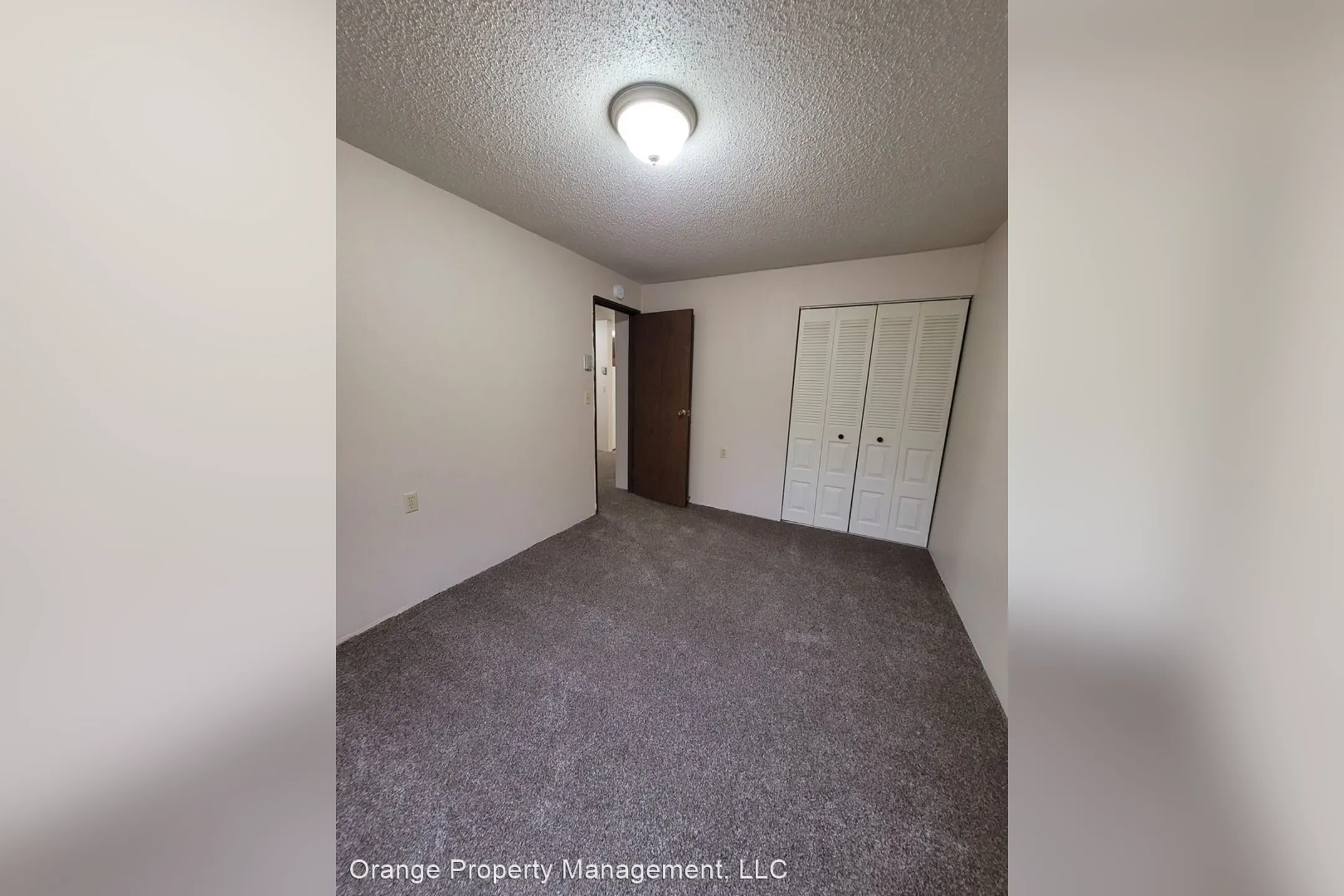 Bedroom - Frederick Apartments - Fargo, ND