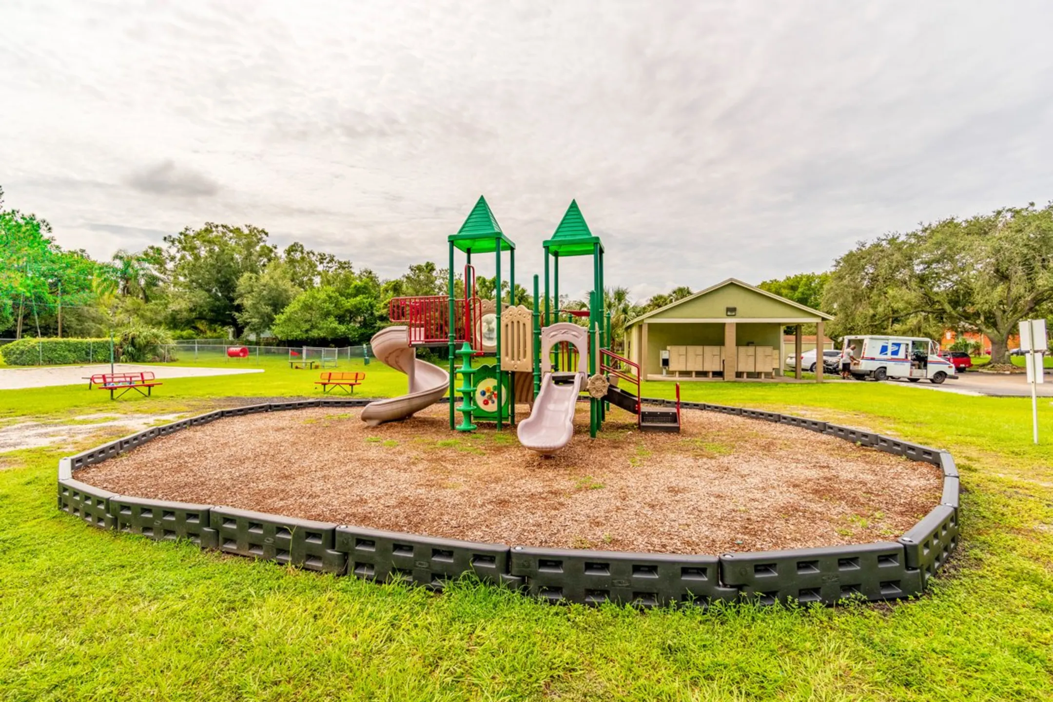Playground - Laurel Oaks Apartments - Temple Terrace, FL