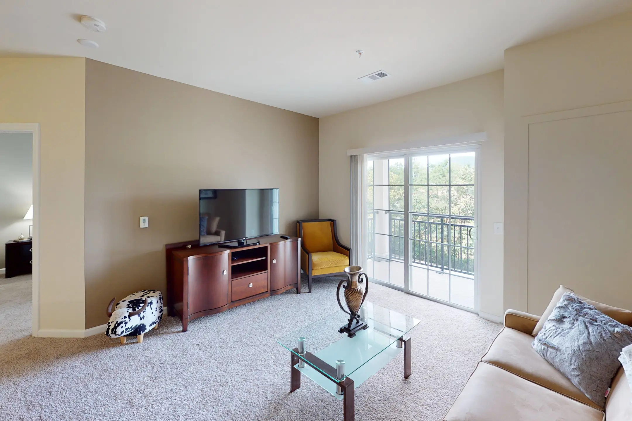 Living Room - The Reserve at Riverdale - Riverdale, NJ