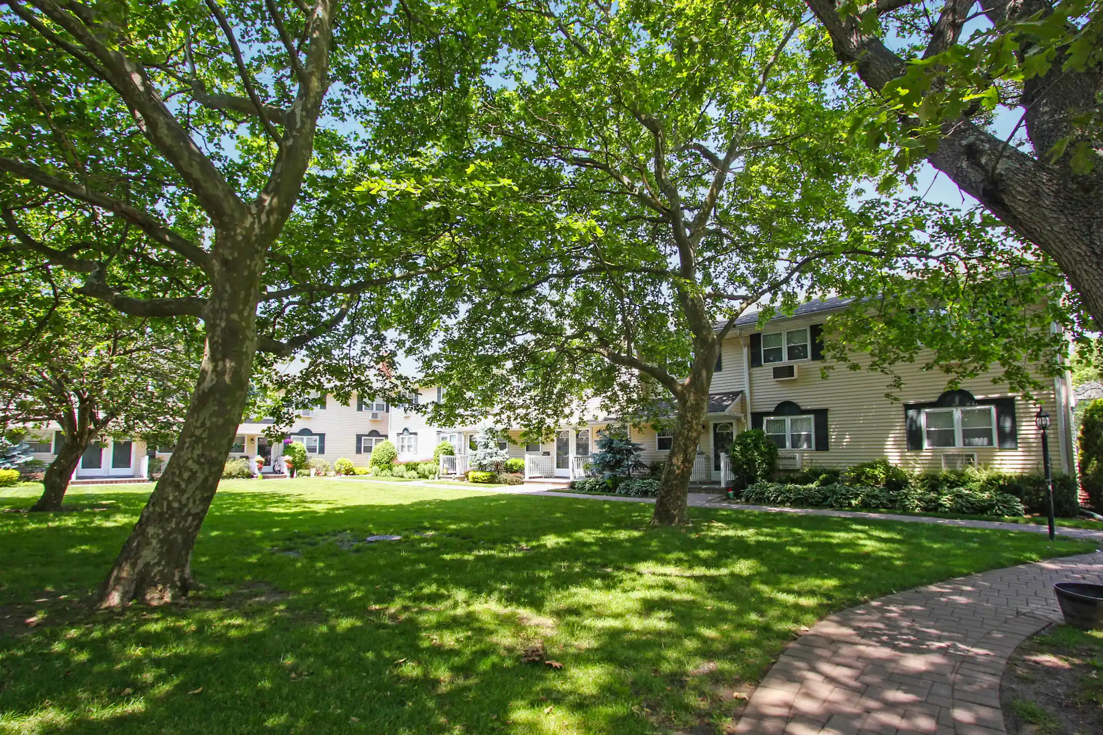 Fairfield Country Club Gardens Apartments East Islip, NY 11730