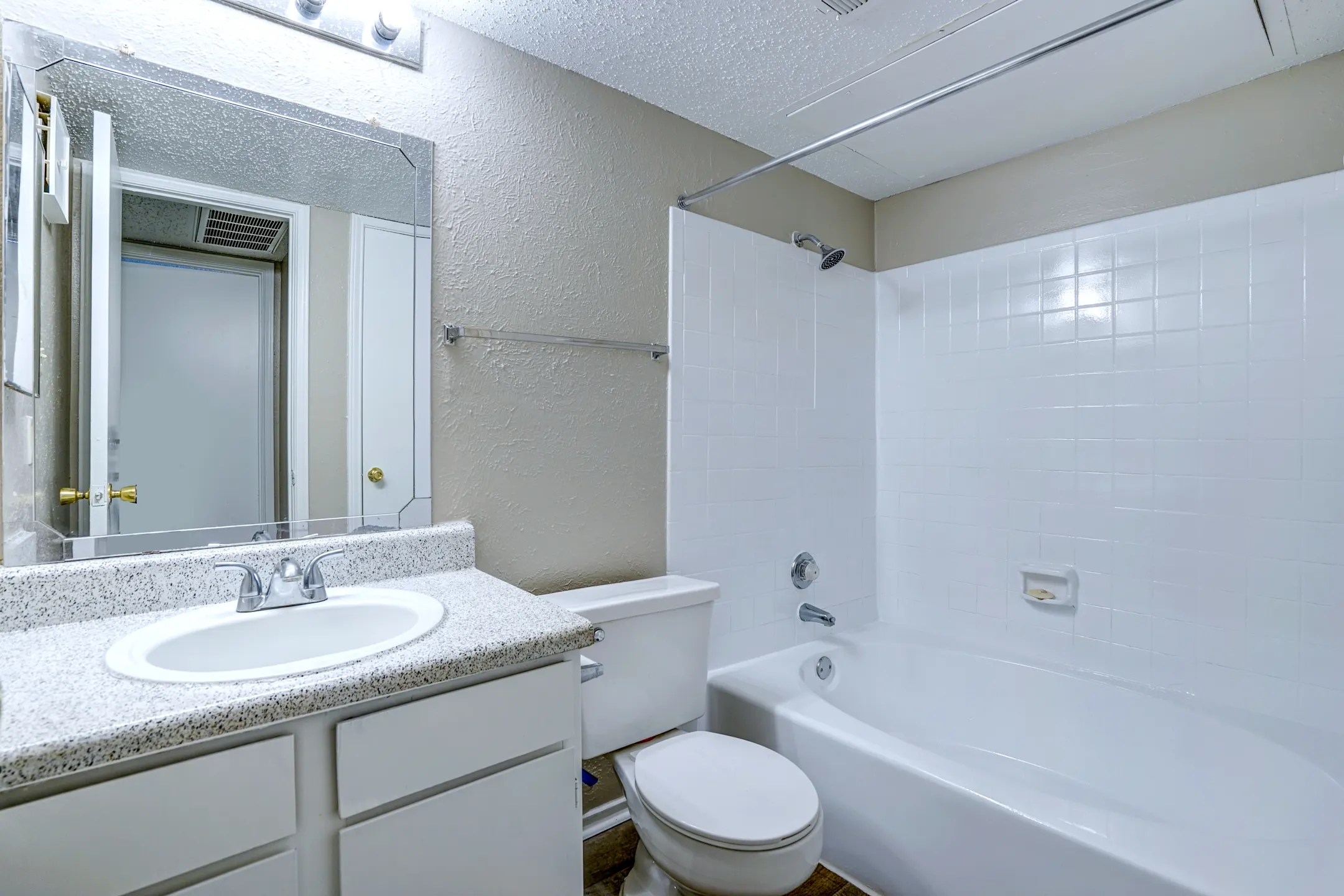 Estelle Creek North Apartments Irving, TX 75038