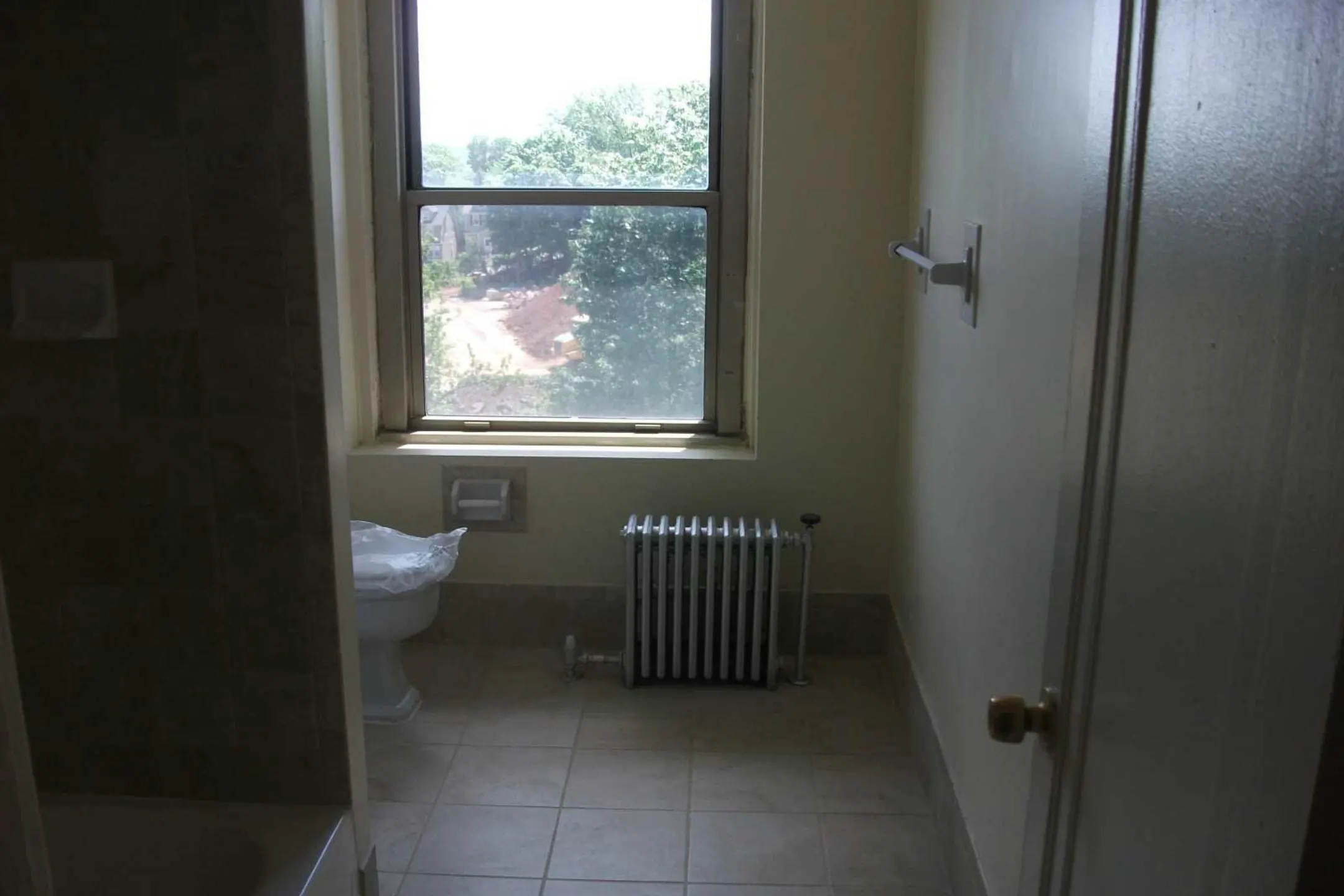 Bathroom - Chancellor Avenue - Irvington, NJ