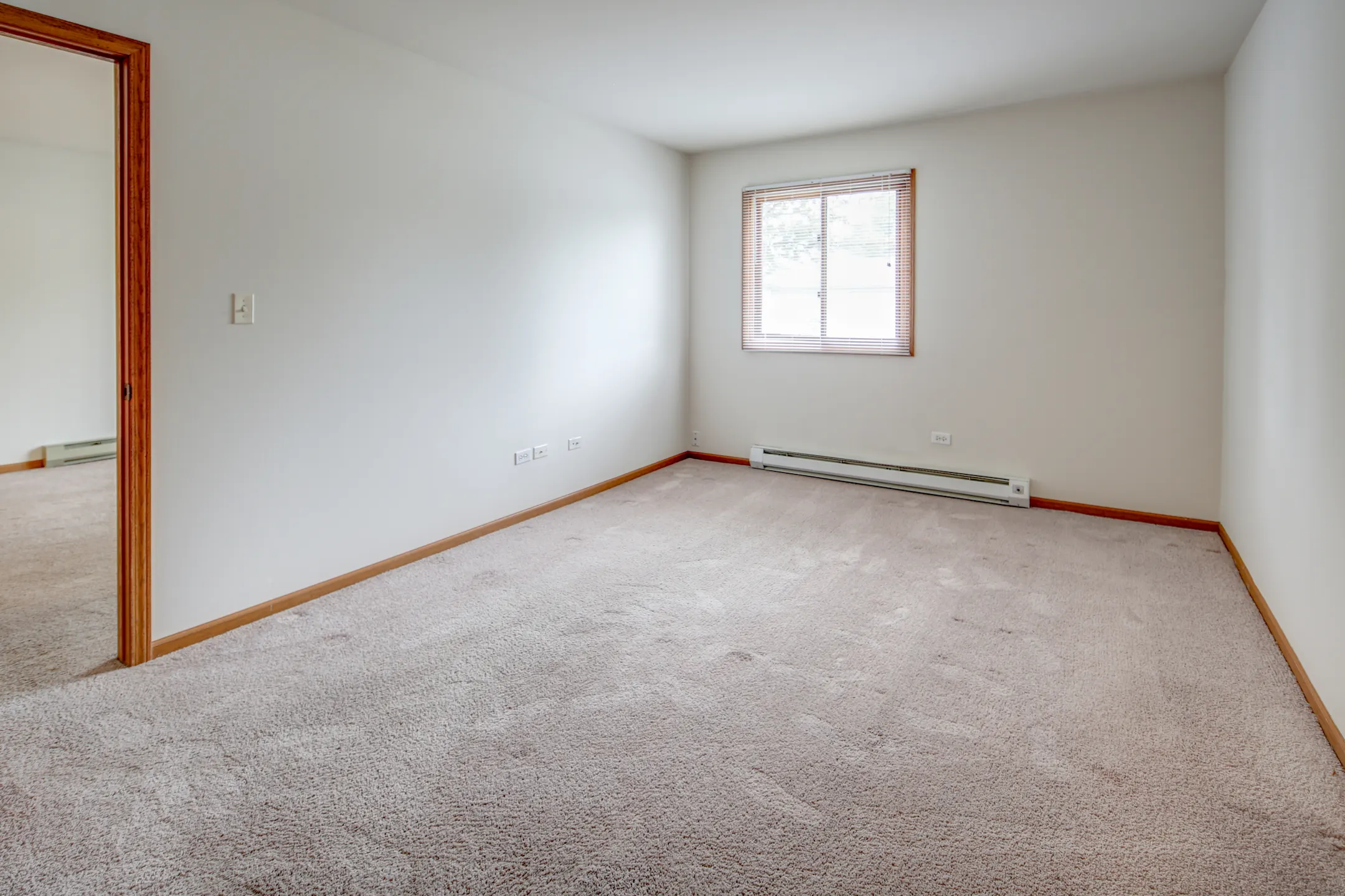 Bedroom - Northfield Court - Harvard, IL