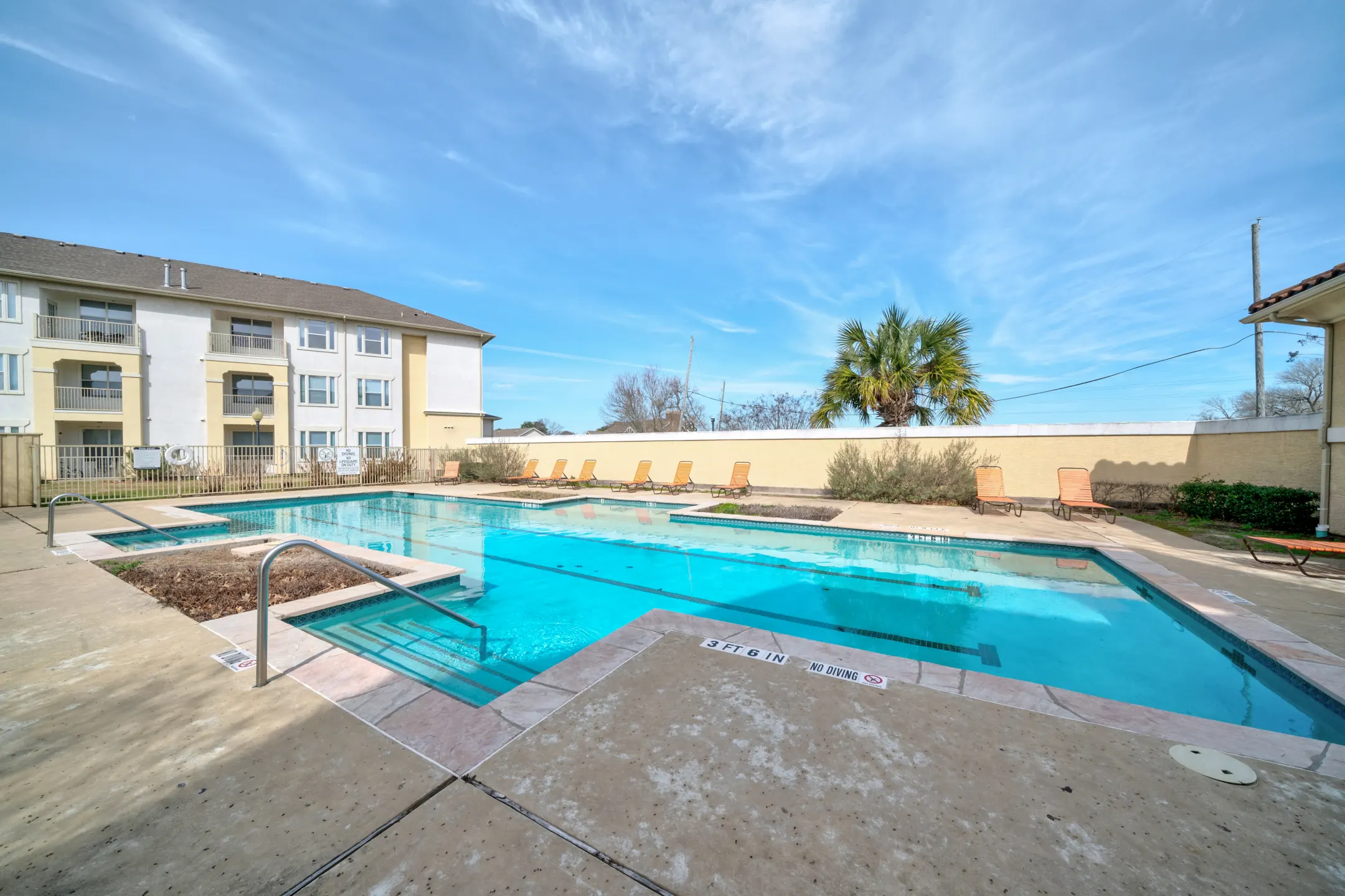 Costa Verde - 101 Verde Dr | Clute, TX Apartments for Rent | Rent.