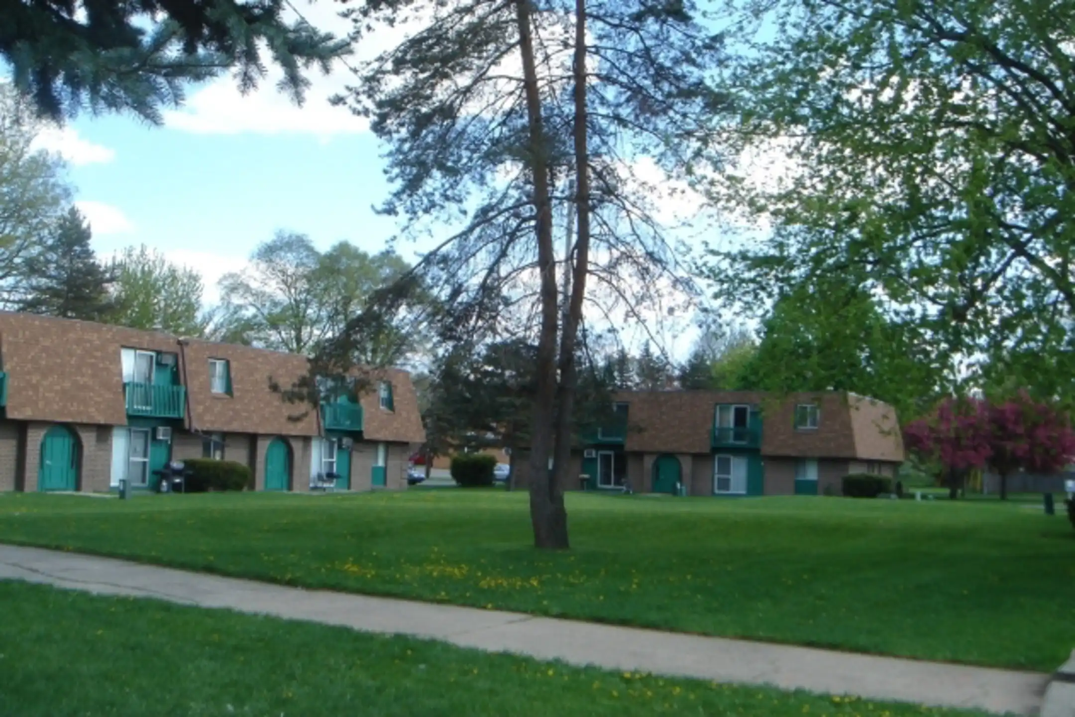 The Grove Grove Park Apartments Lansing, MI 48911