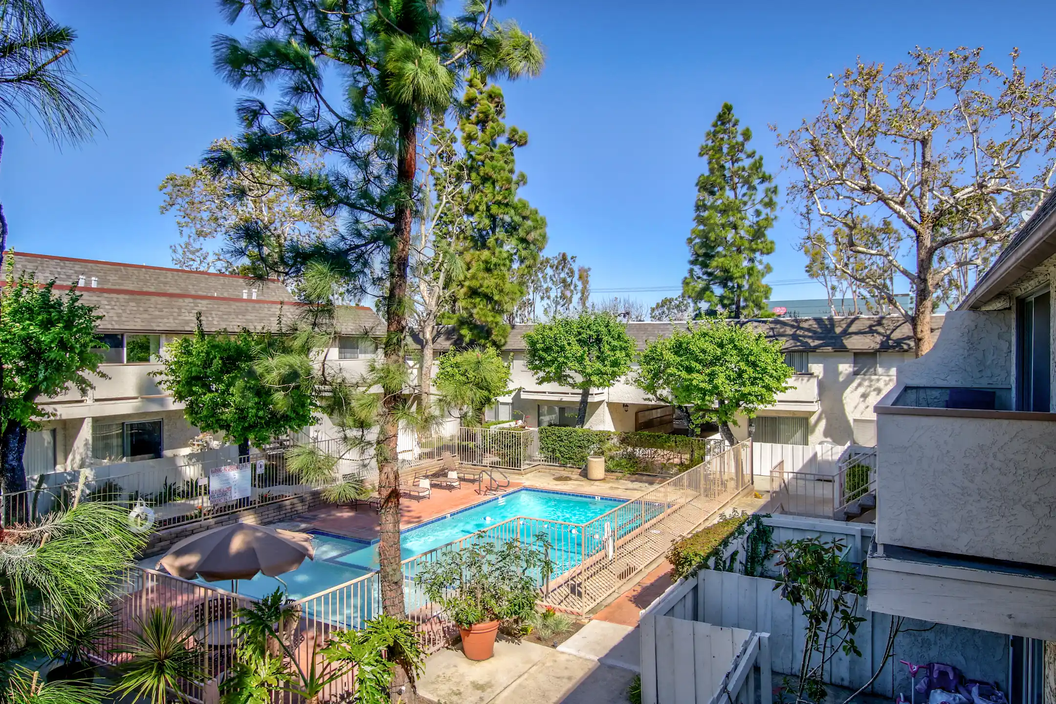 Brentwood 5350 Orangethorpe Ave La Palma, CA Apartments for Rent