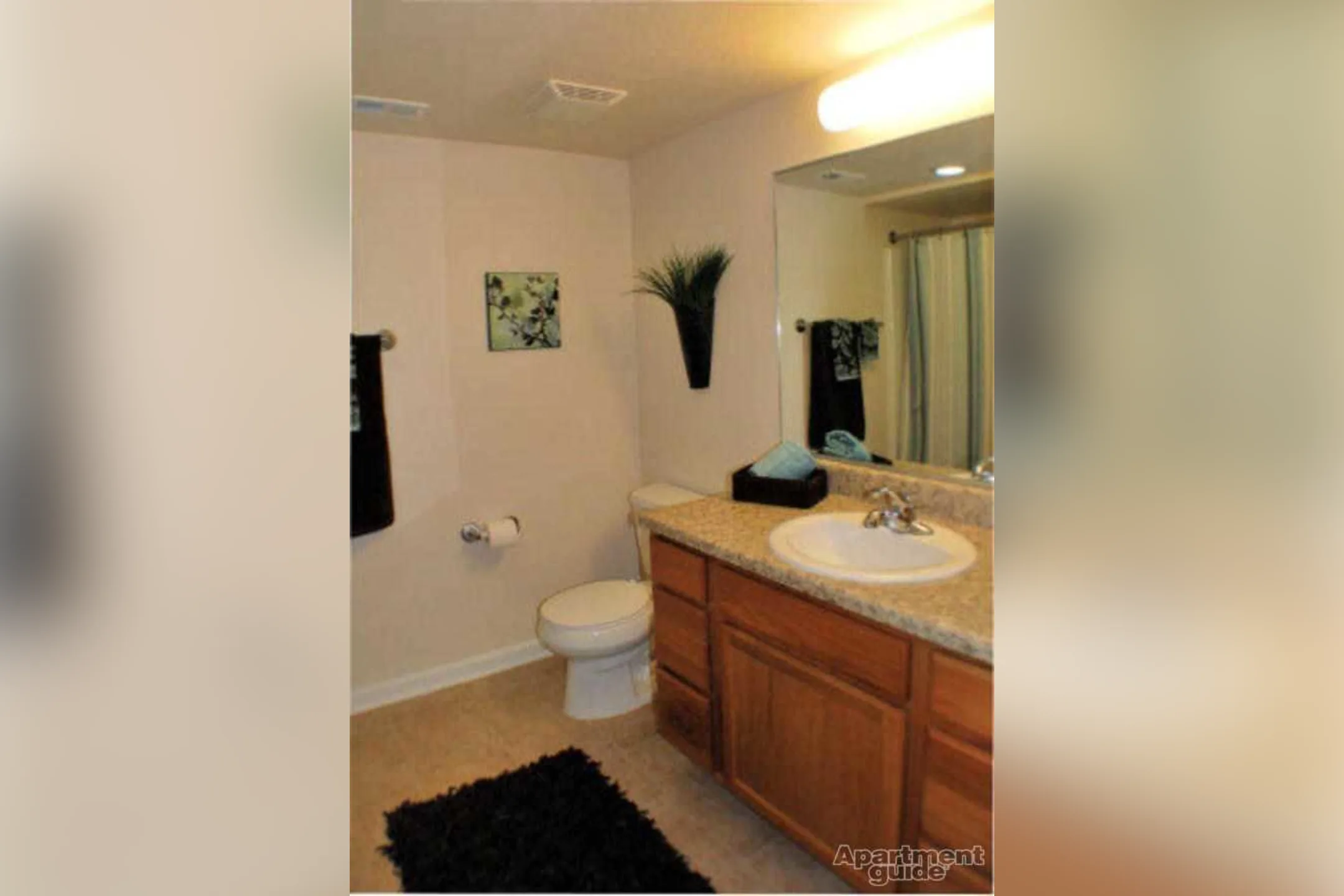 Bathroom - Horizon Trails - Gardner, KS