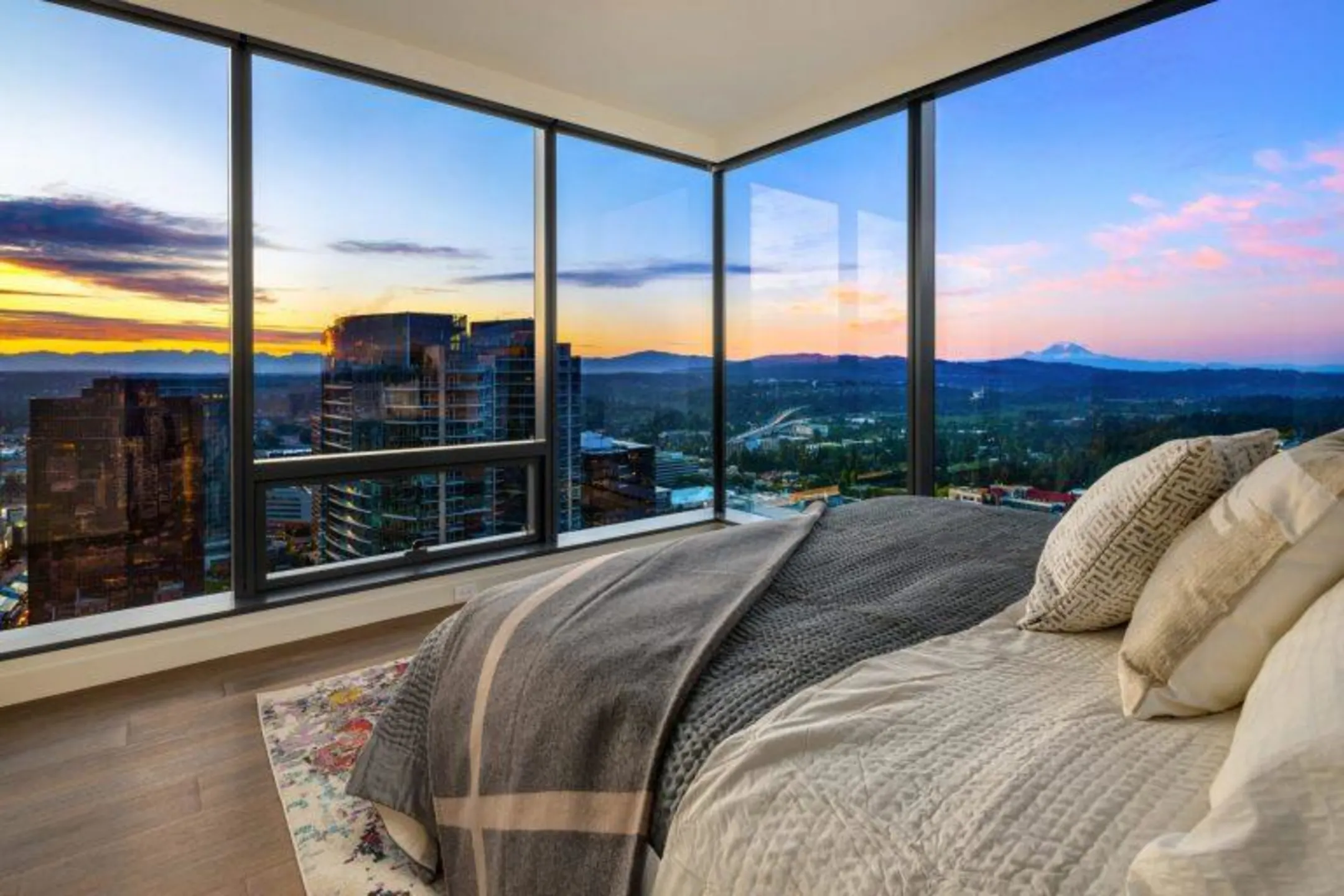 Bedroom - Two Lincoln Tower - Bellevue, WA