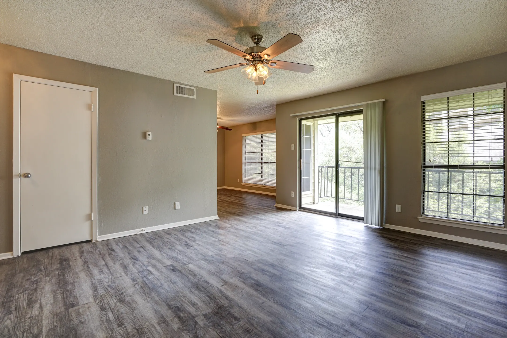 Whispering Oaks Apartments 1598 Weyland Dr North Richland Hills, TX