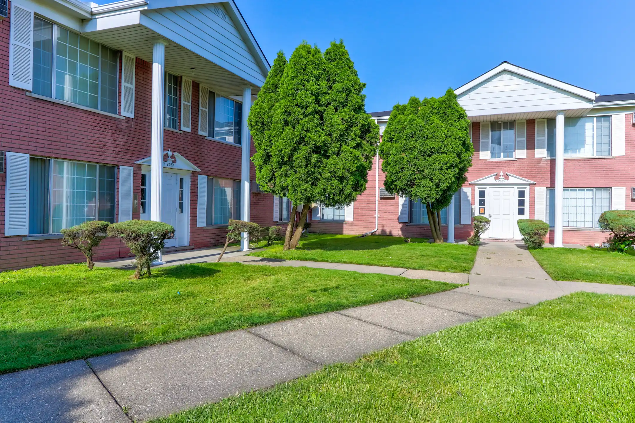 Centerline Plaza Apartments Apartments Center Line, MI 48015