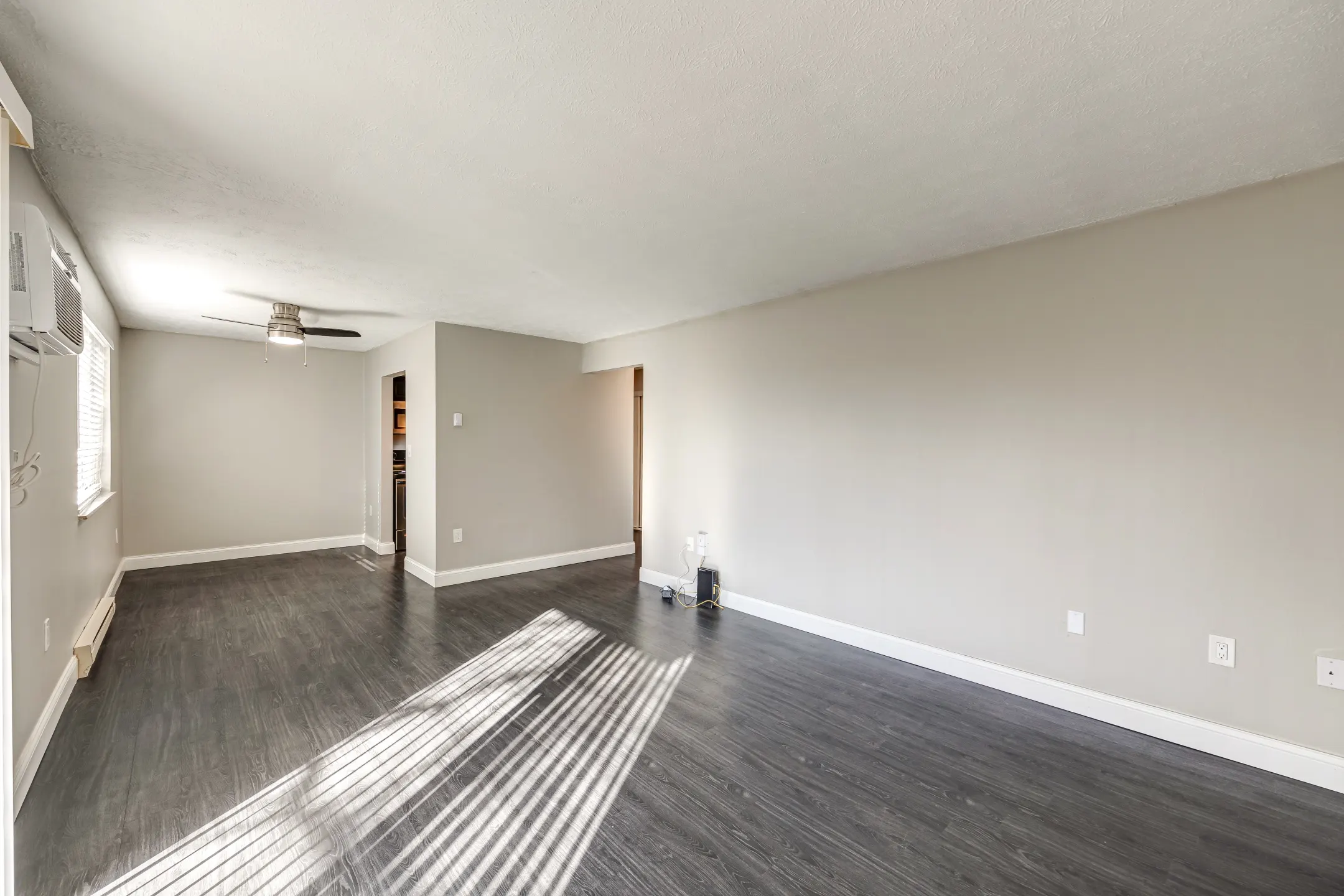 Living Room - Cedar Ridge Apartments - Park Hills, KY