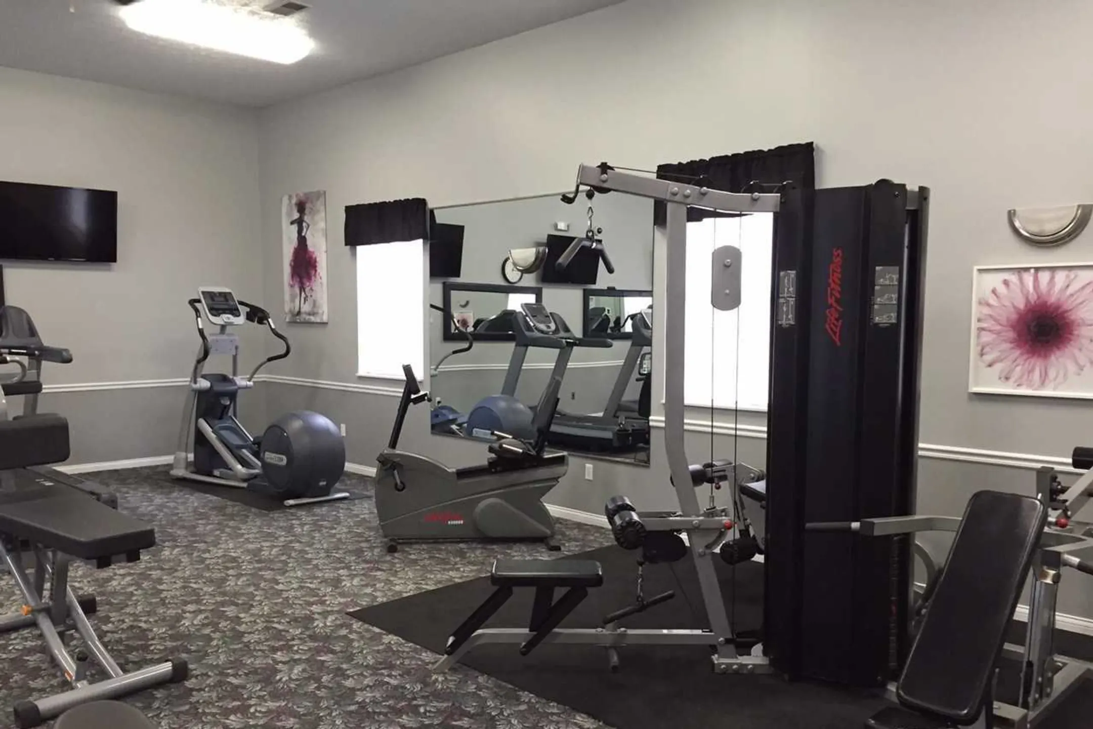 Fitness Weight Room - Hunter's Manor - Cleveland, OH