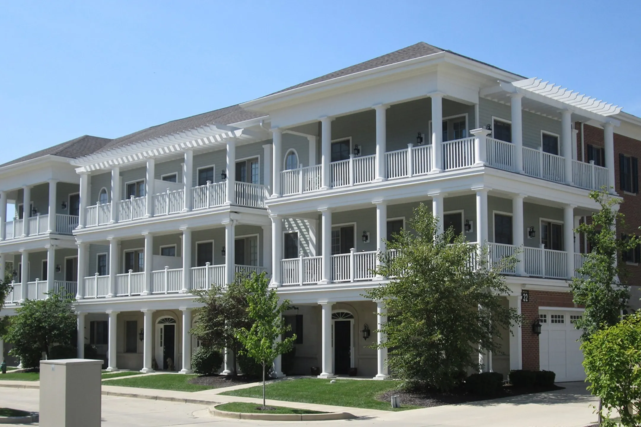 Building - Solana Apartments At The Crossing - Indianapolis, IN
