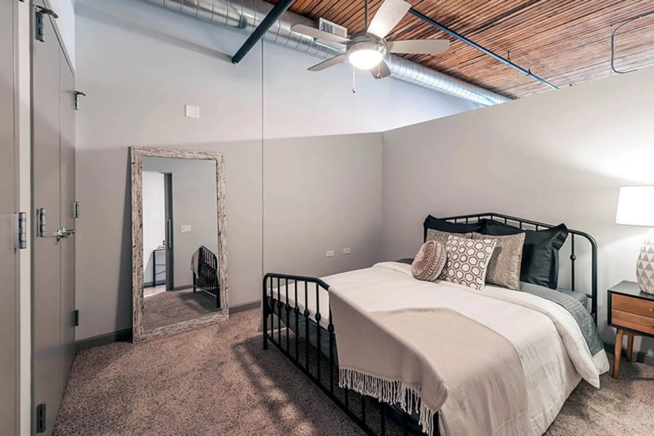 Bedroom - Lofts at River East - Chicago, IL