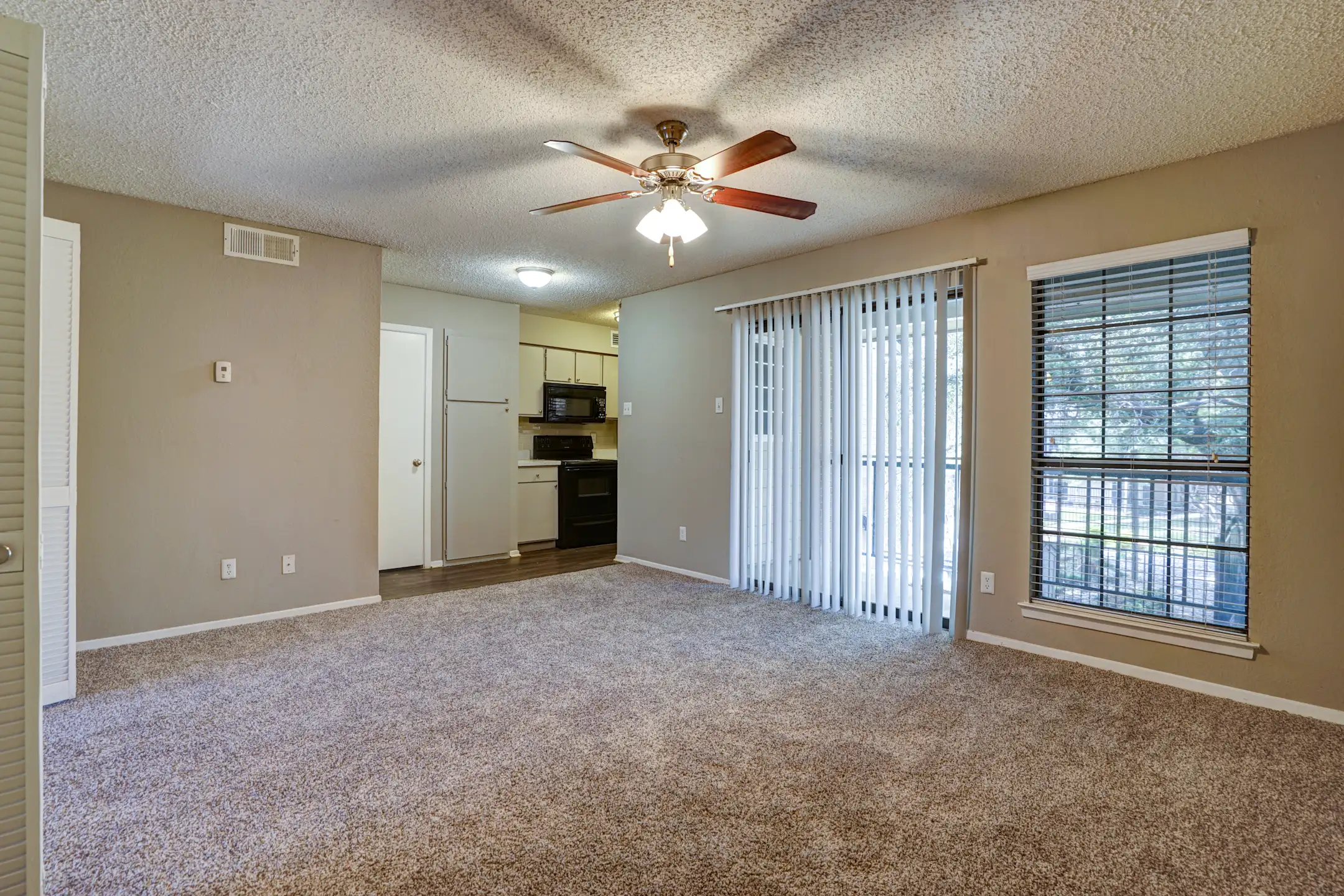 Whispering Oaks Apartments 1598 Weyland Dr North Richland Hills, TX