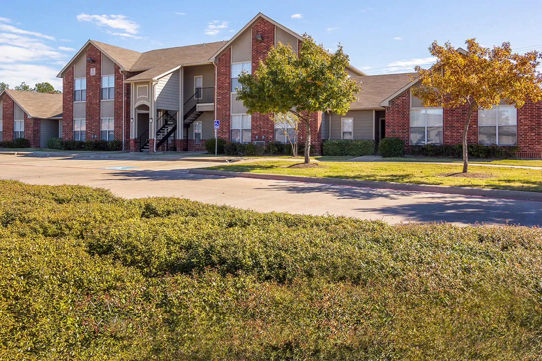 Grace Townhomes 1212 Grace Cir Ennis, TX Apartments for Rent Rent.