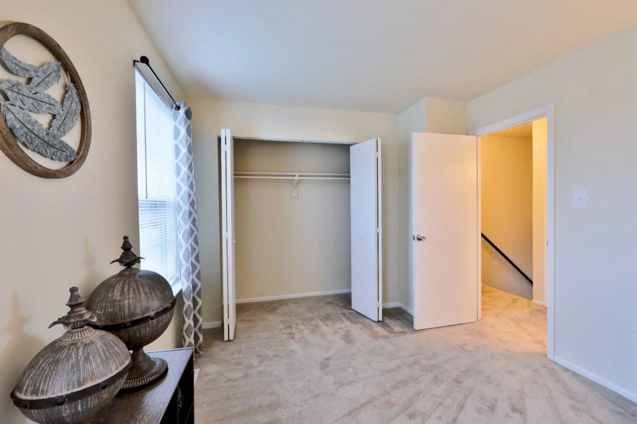 The Townhomes at Diamond Ridge Apartments Windsor Mill, MD 21244