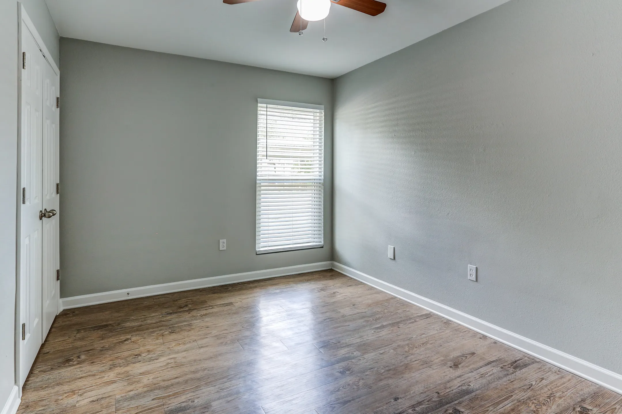 Jefferson Arms Apartments 10390 Jefferson Hwy Baton Rouge, LA