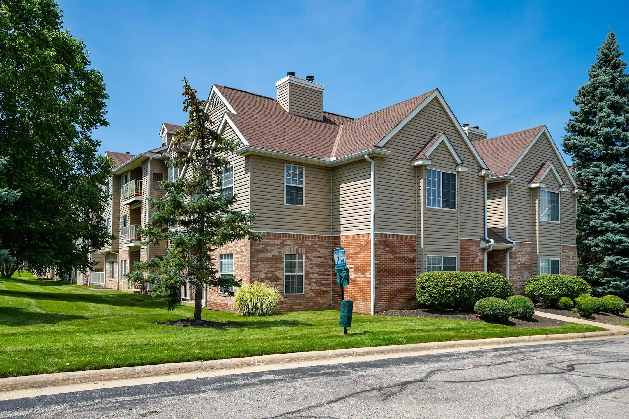 Easthaven at The Village 26900 Amhearst Cir Beachwood, OH