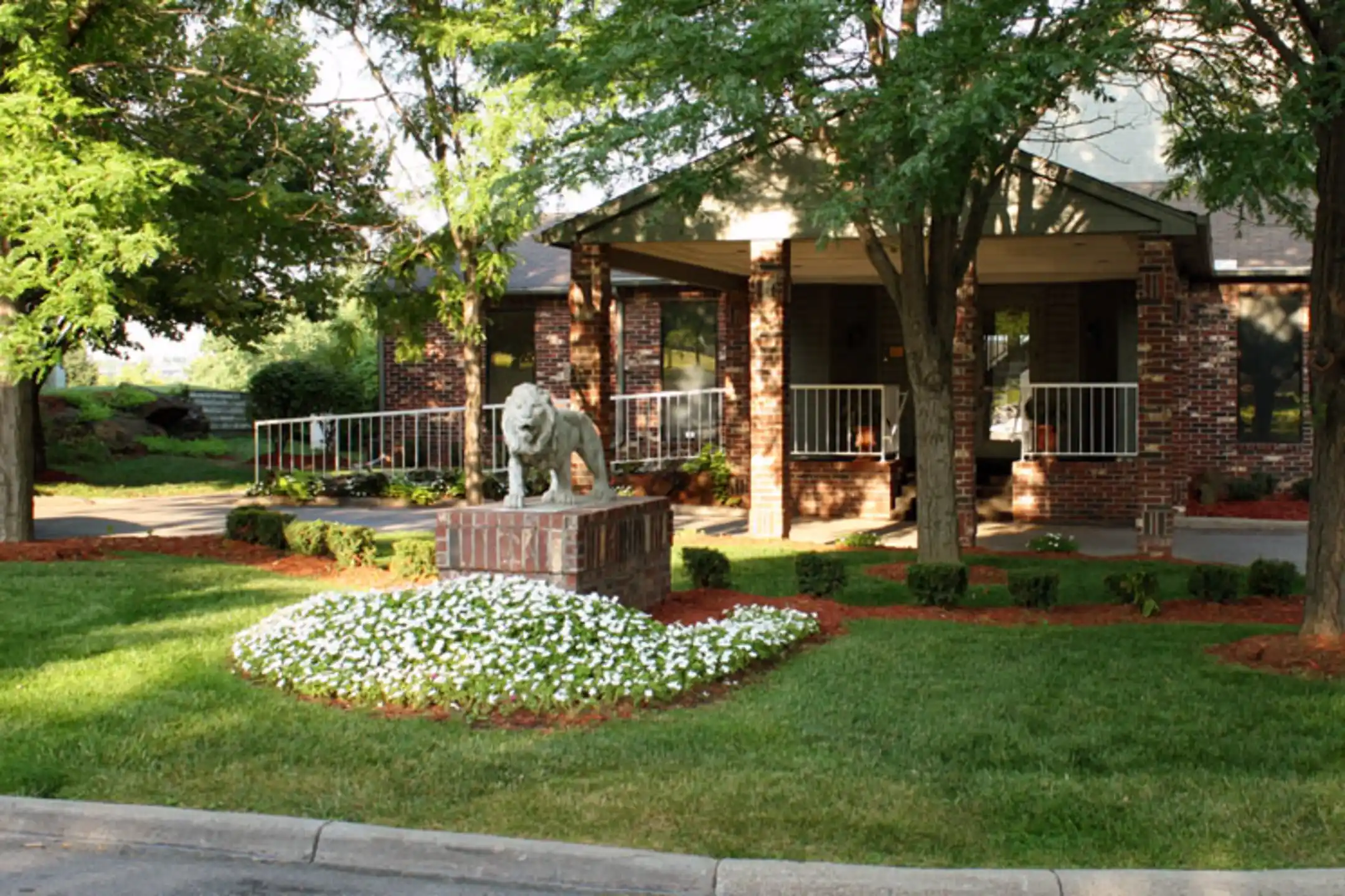 LionsHead Apartments Omaha, NE 68154