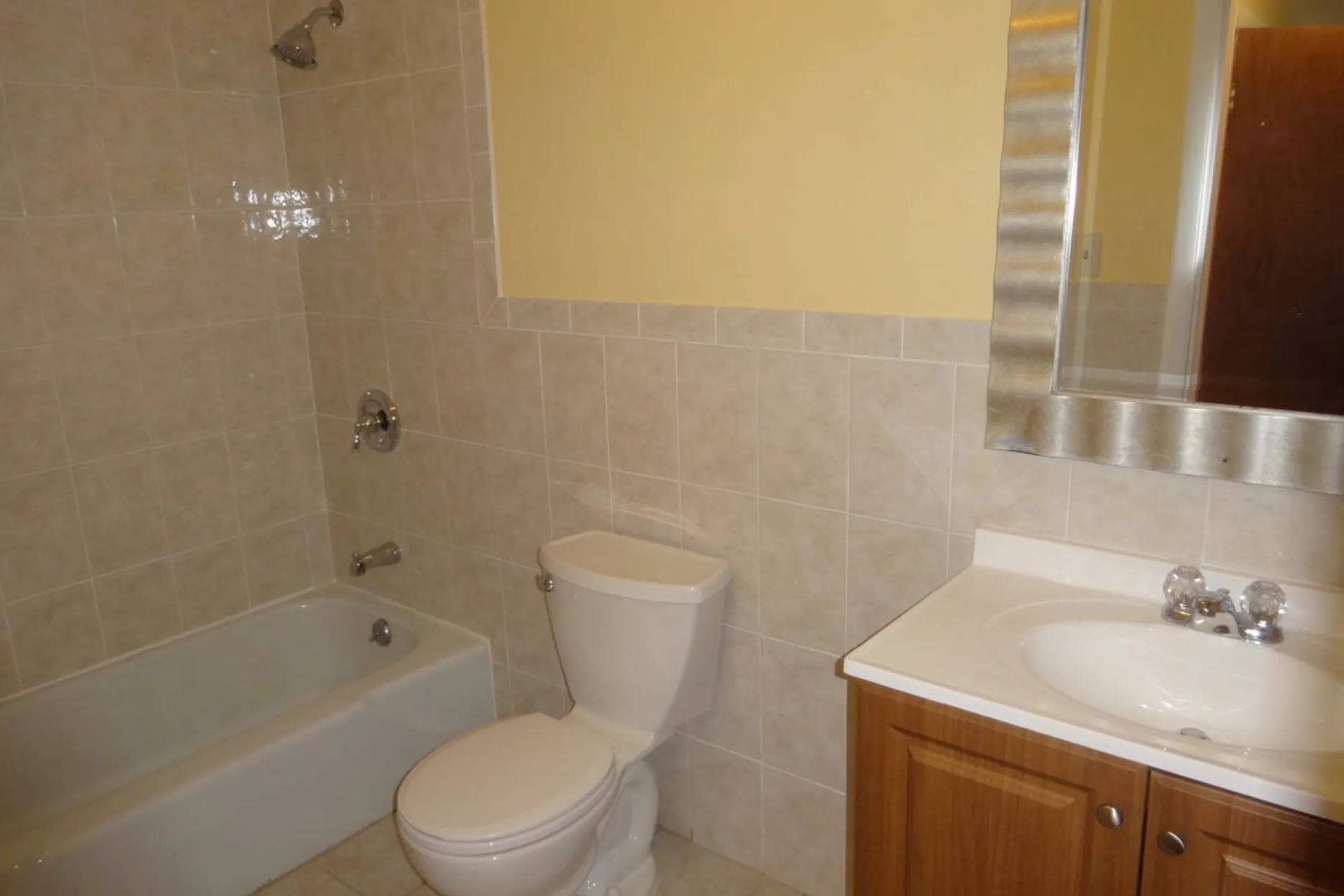 Heritage House Apartments Apartments New London, CT 06320