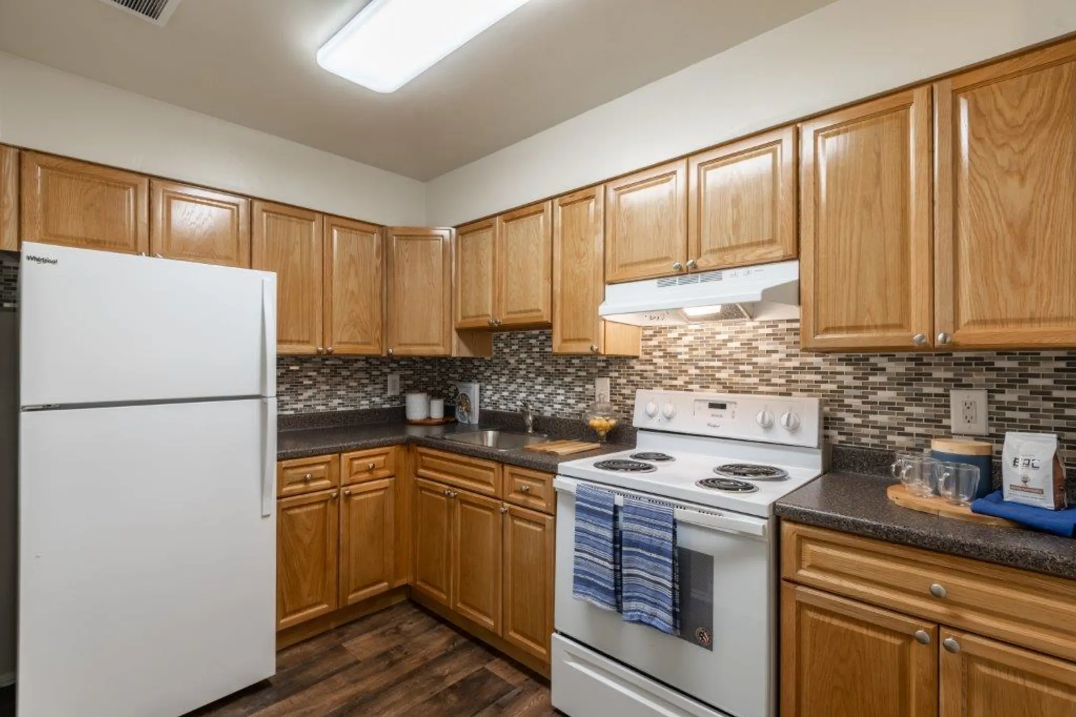 Kitchen - The Willows Apartment Homes - Glen Burnie, MD