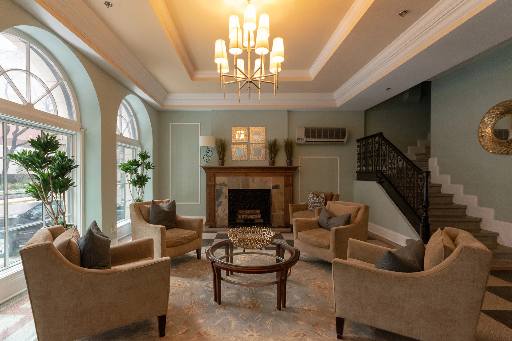 211 E. Delaware Apartments - Chicago, IL 60611 