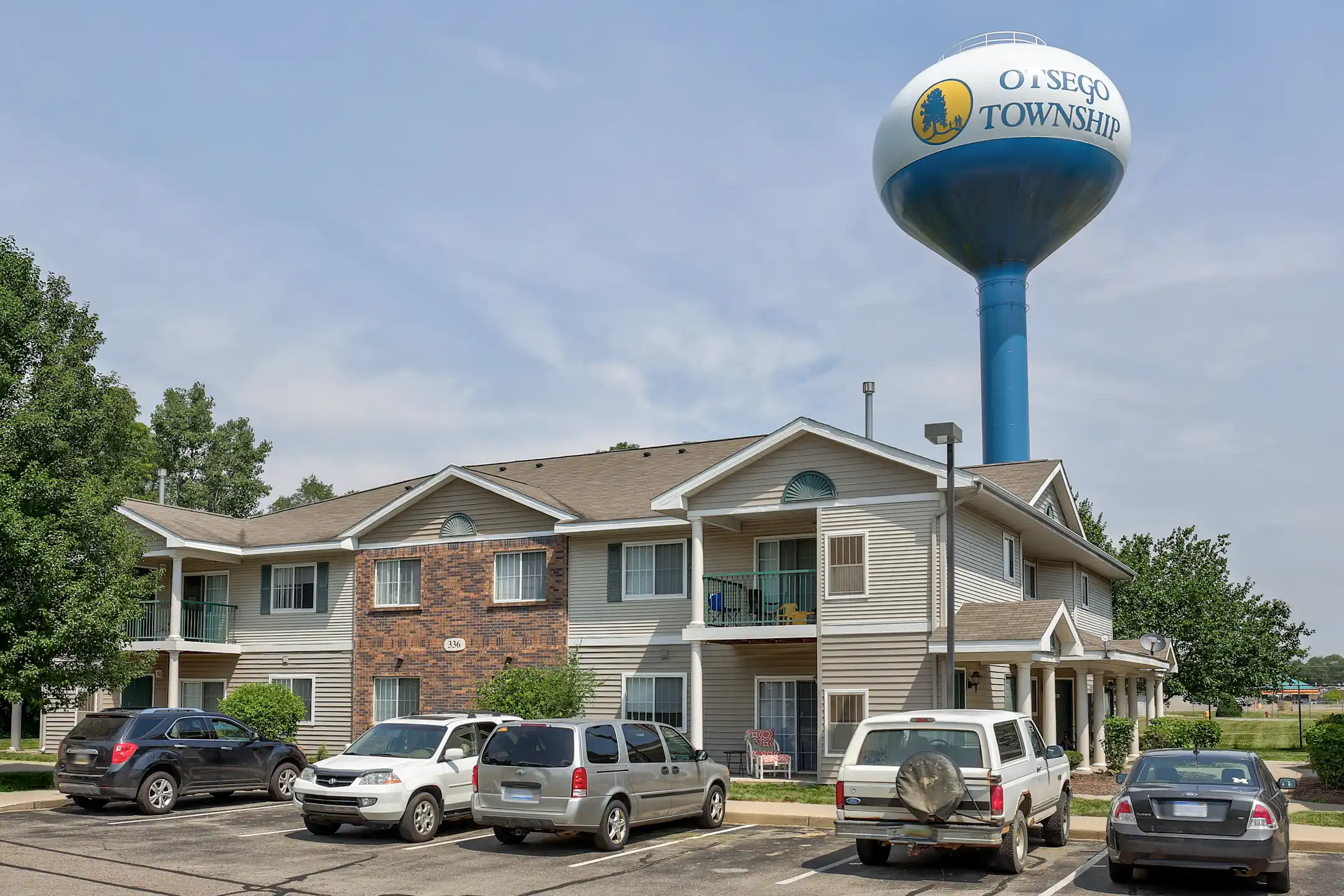 Emerald Park & Emerald Woods Apartments 326 Cross Oaks Dr Plainwell