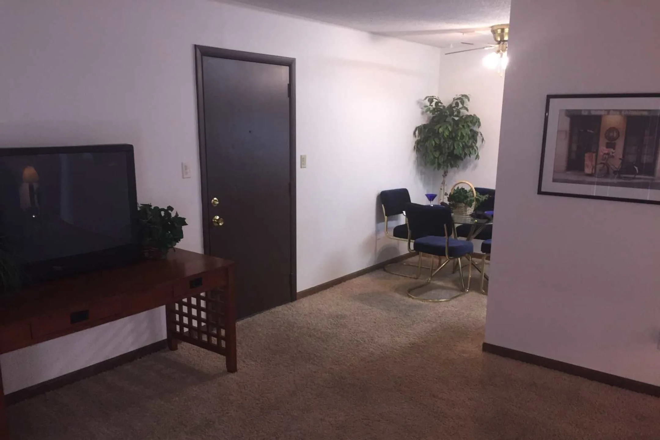 Living Room - Lincoln Meadows - Wichita, KS