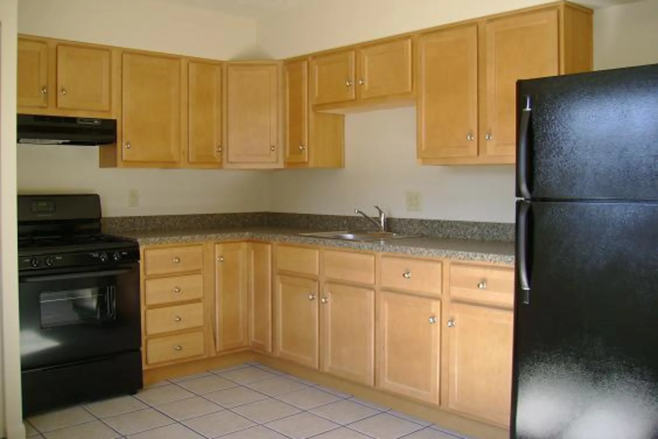 Washington Townhomes 2307 Washington Ave Lorain, OH Townhomes for