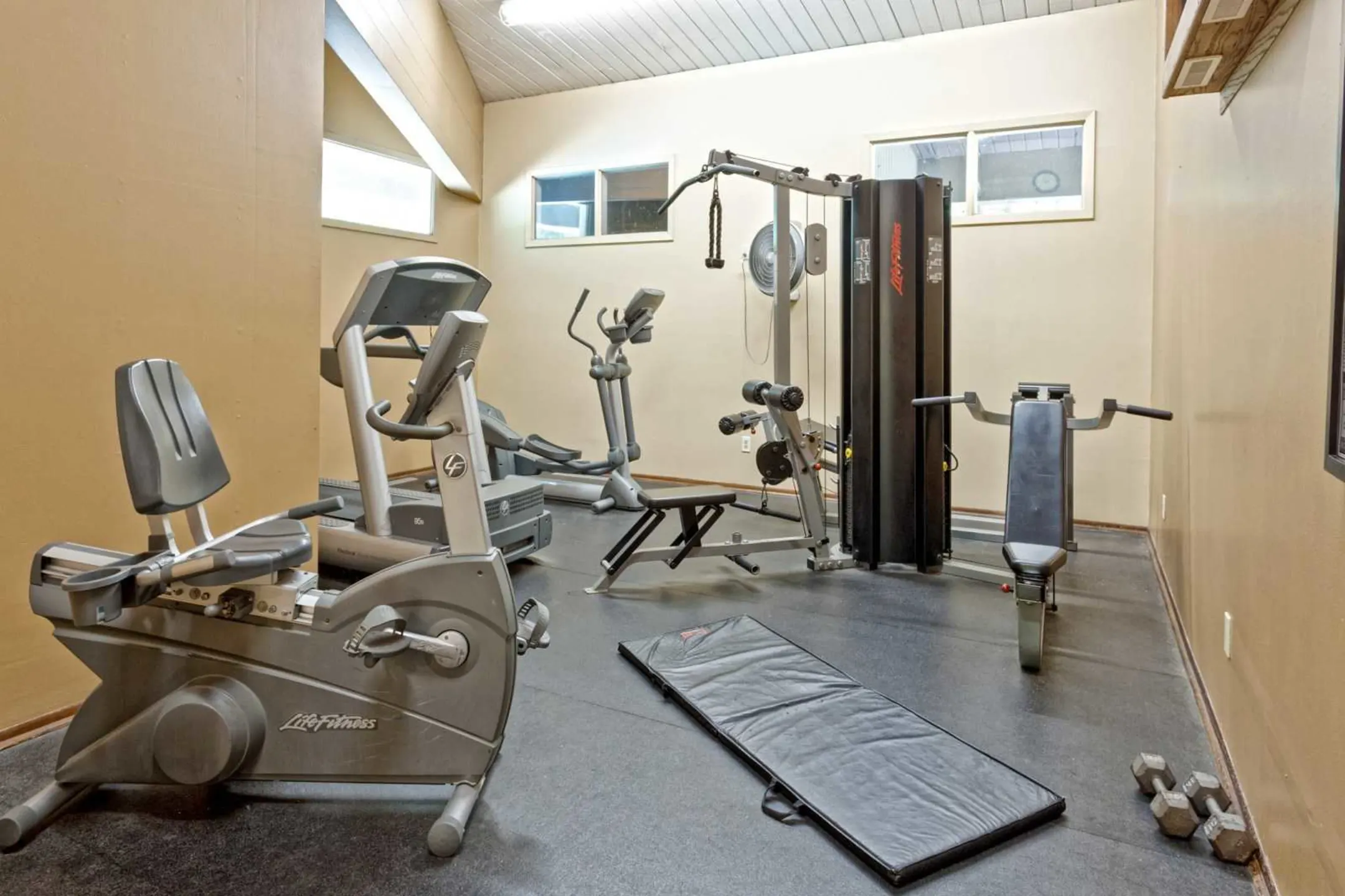 Fitness Weight Room - Maplewood - Maplewood, MN
