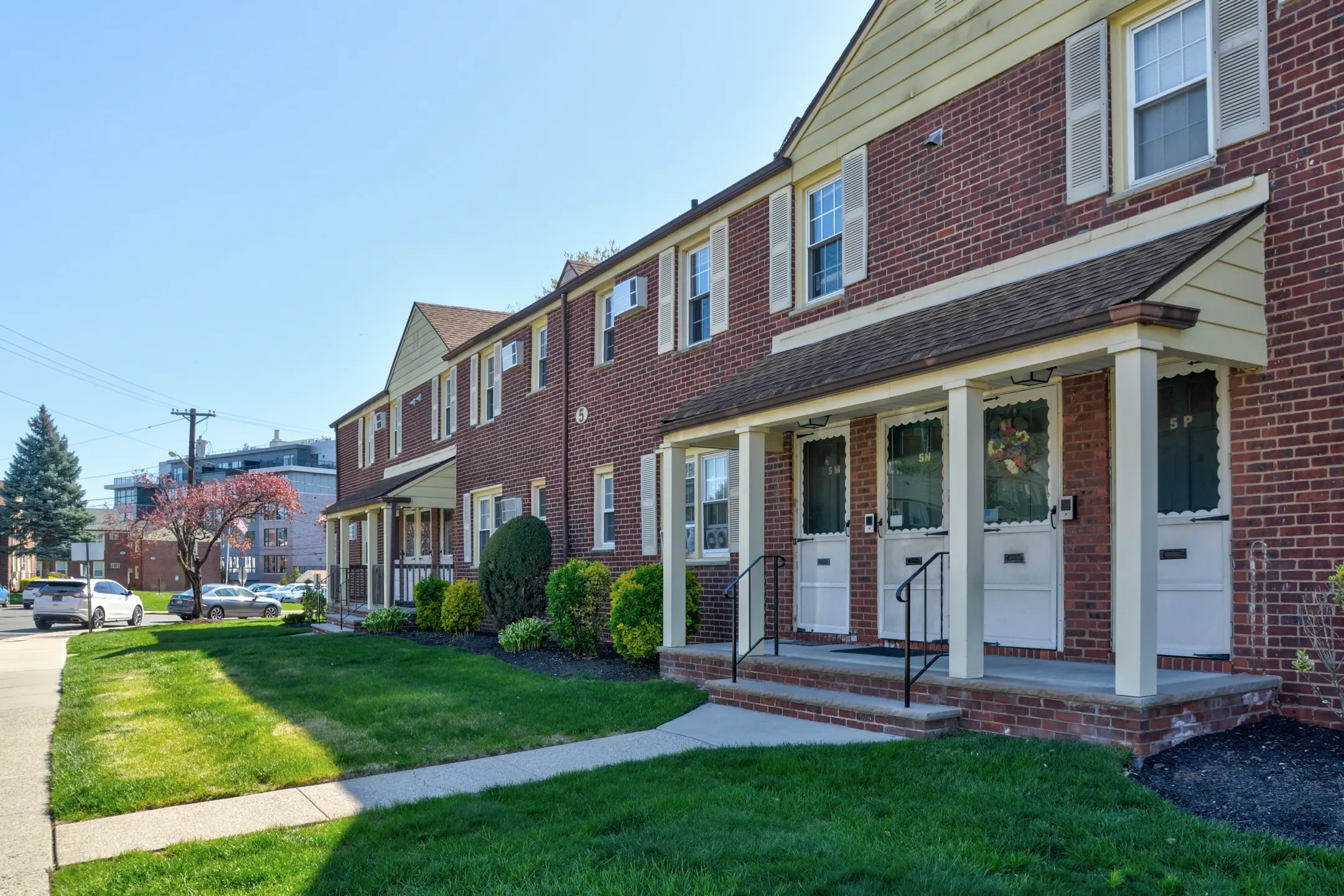 Riverview Gardens Apartments - North Arlington, NJ 07031