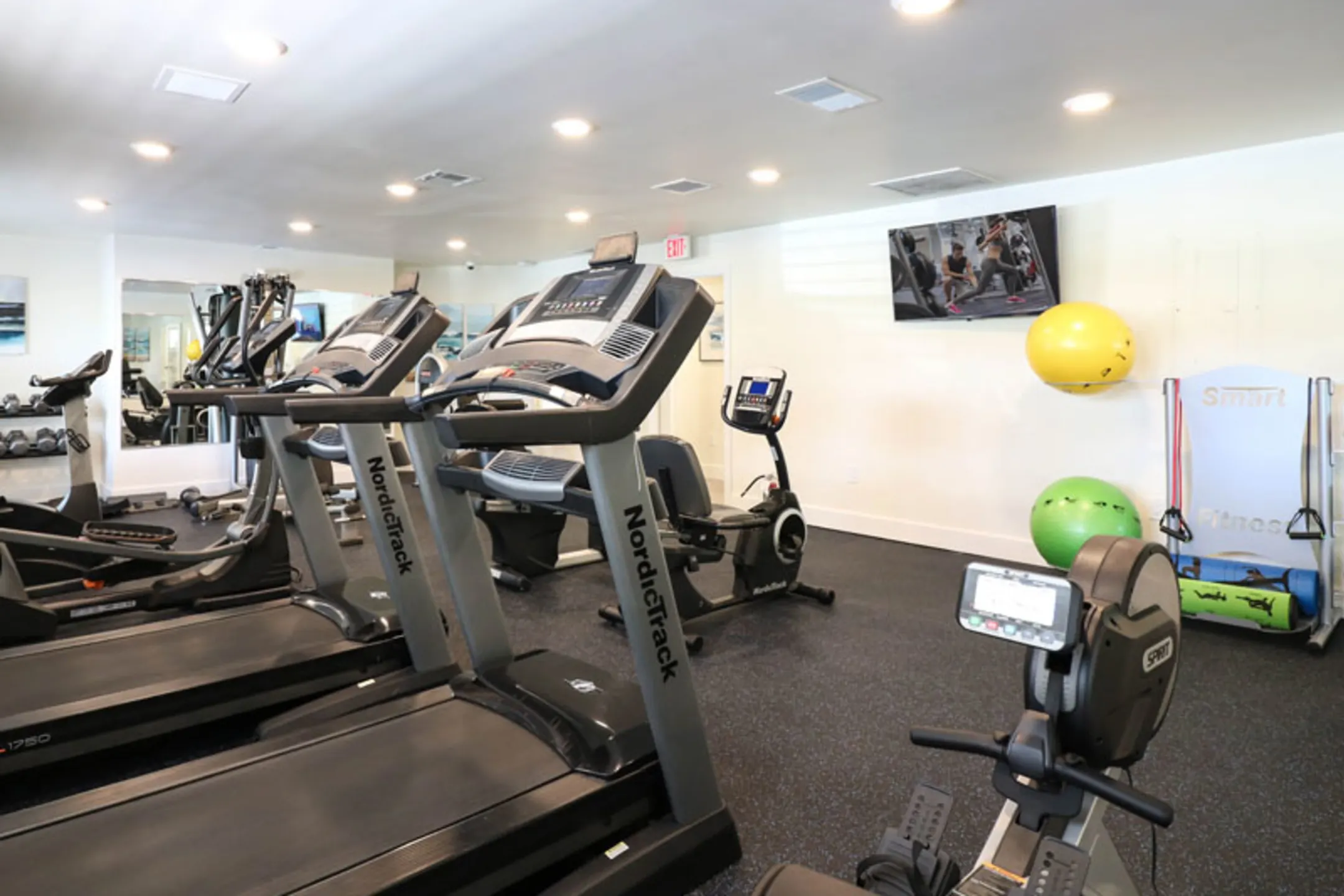 Fitness Weight Room - Innovo Living In Sunrise - Sunrise, FL
