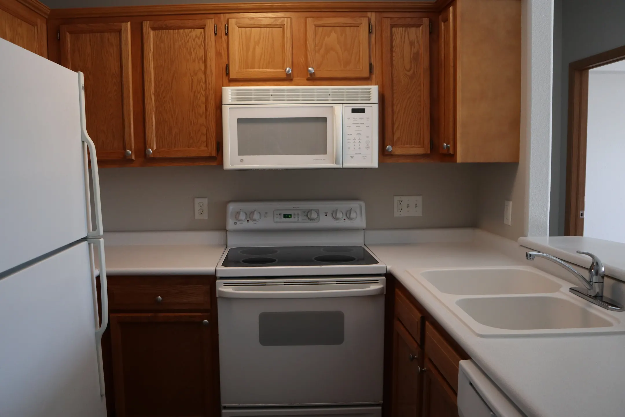 Kitchen - Mayberry Loft Apartments - Sylvania, OH