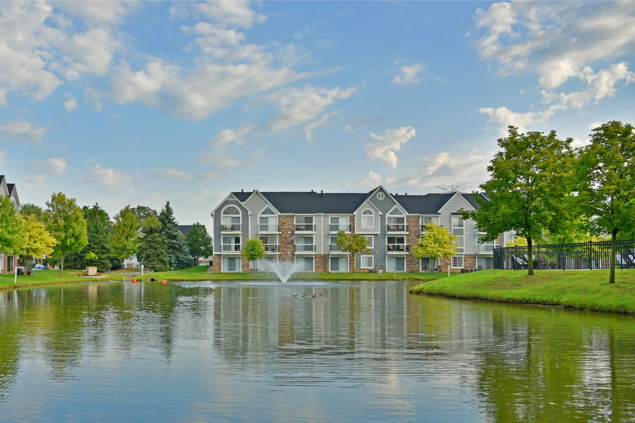 Hillside Apartments 31071 Lakeview Blvd Wixom, MI Apartments for