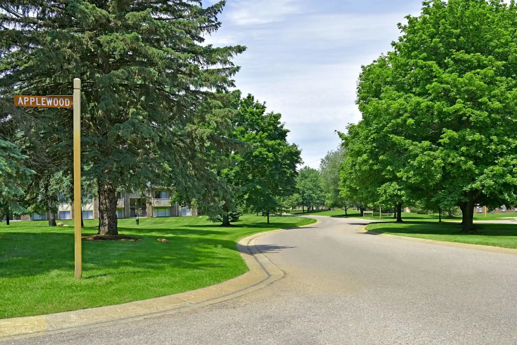 Sycamore Creek Apartments Lake Orion, MI 48359