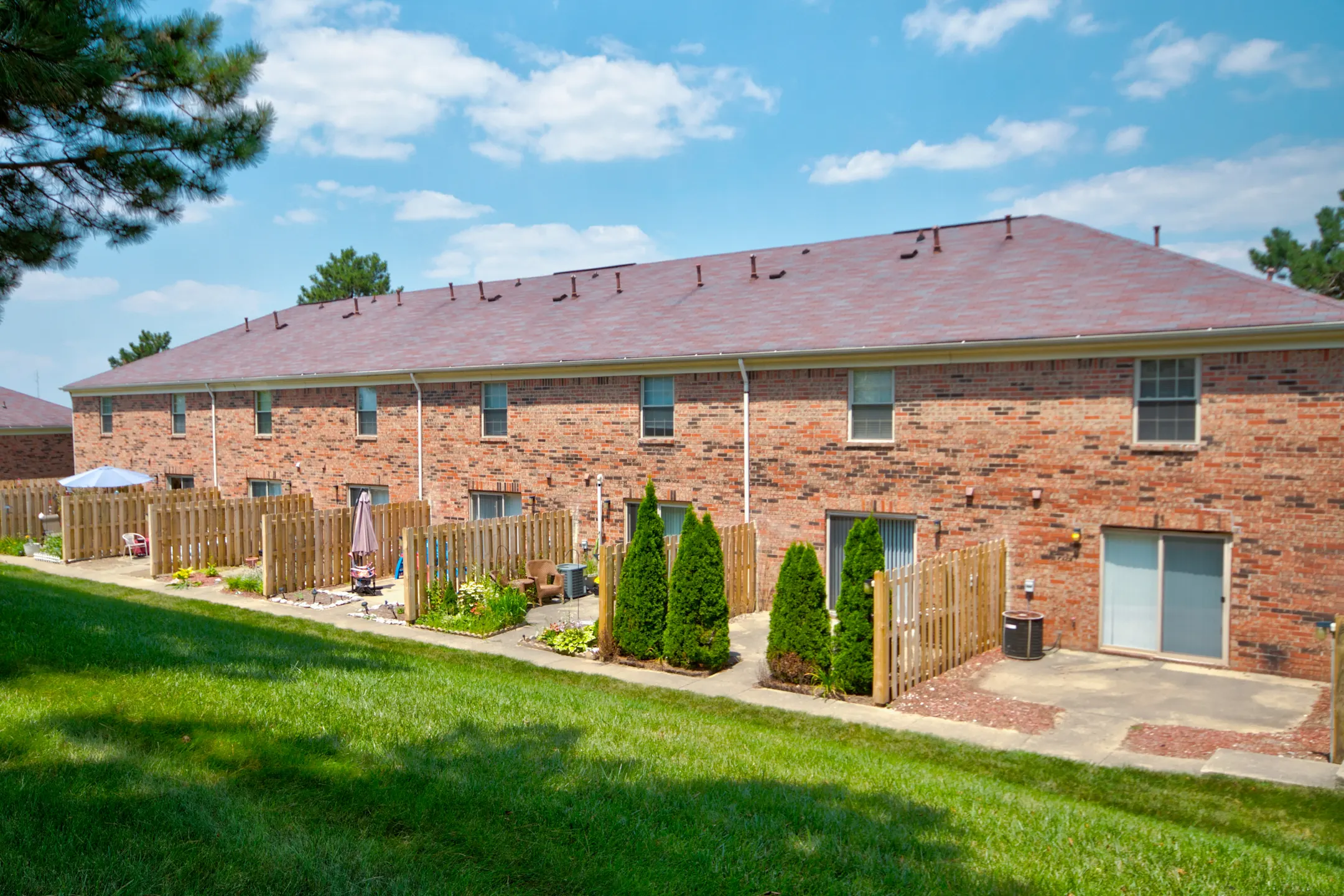 Greenwood Oaks Apartments Greenwood, IN 46143