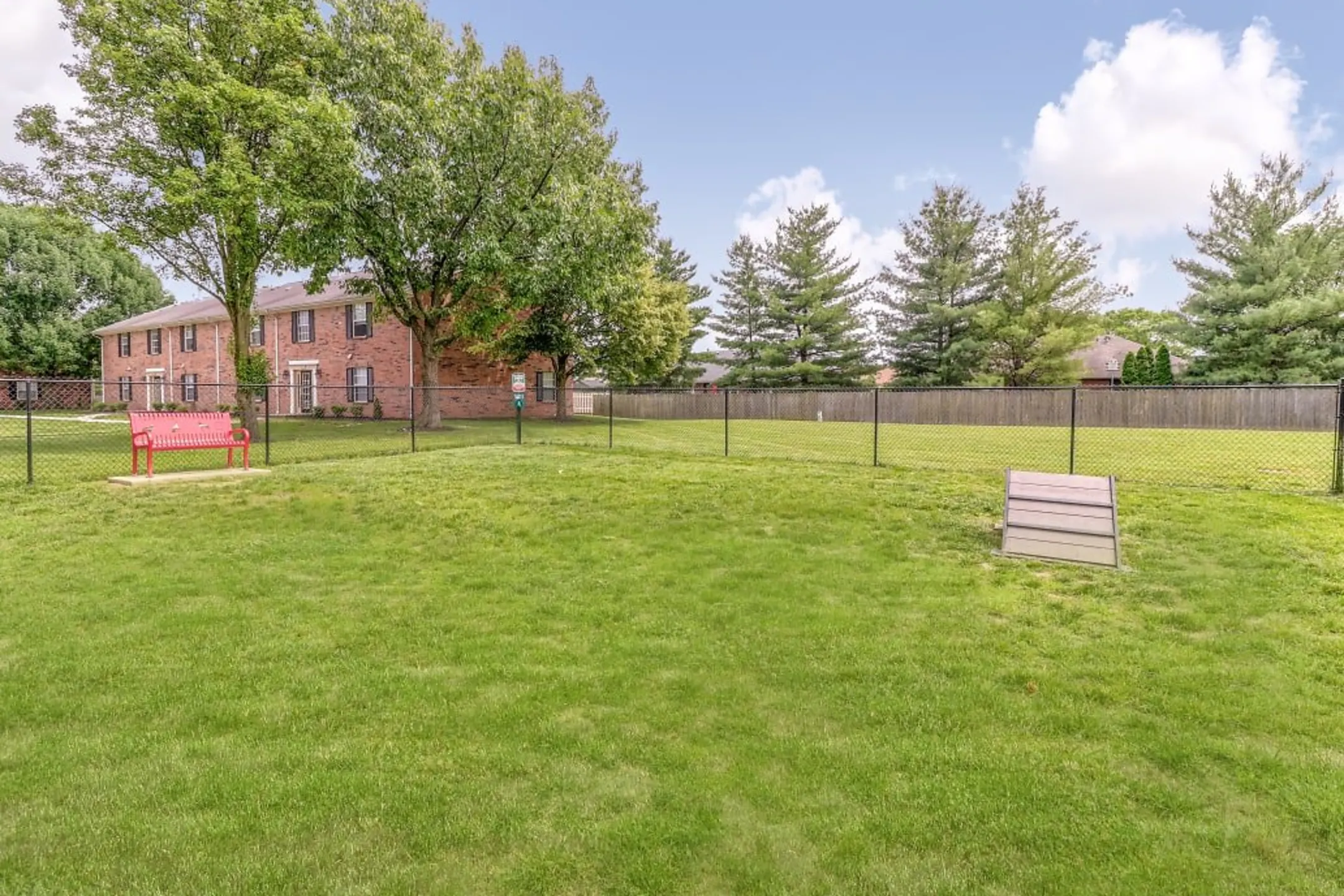 Ashley Pointe Apartments of Evansville Evansville, IN 47715