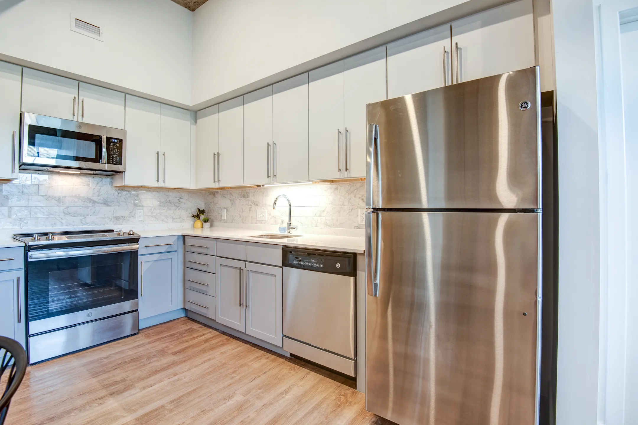 Montgomery Mill Apartments Windsor Locks, CT 06096