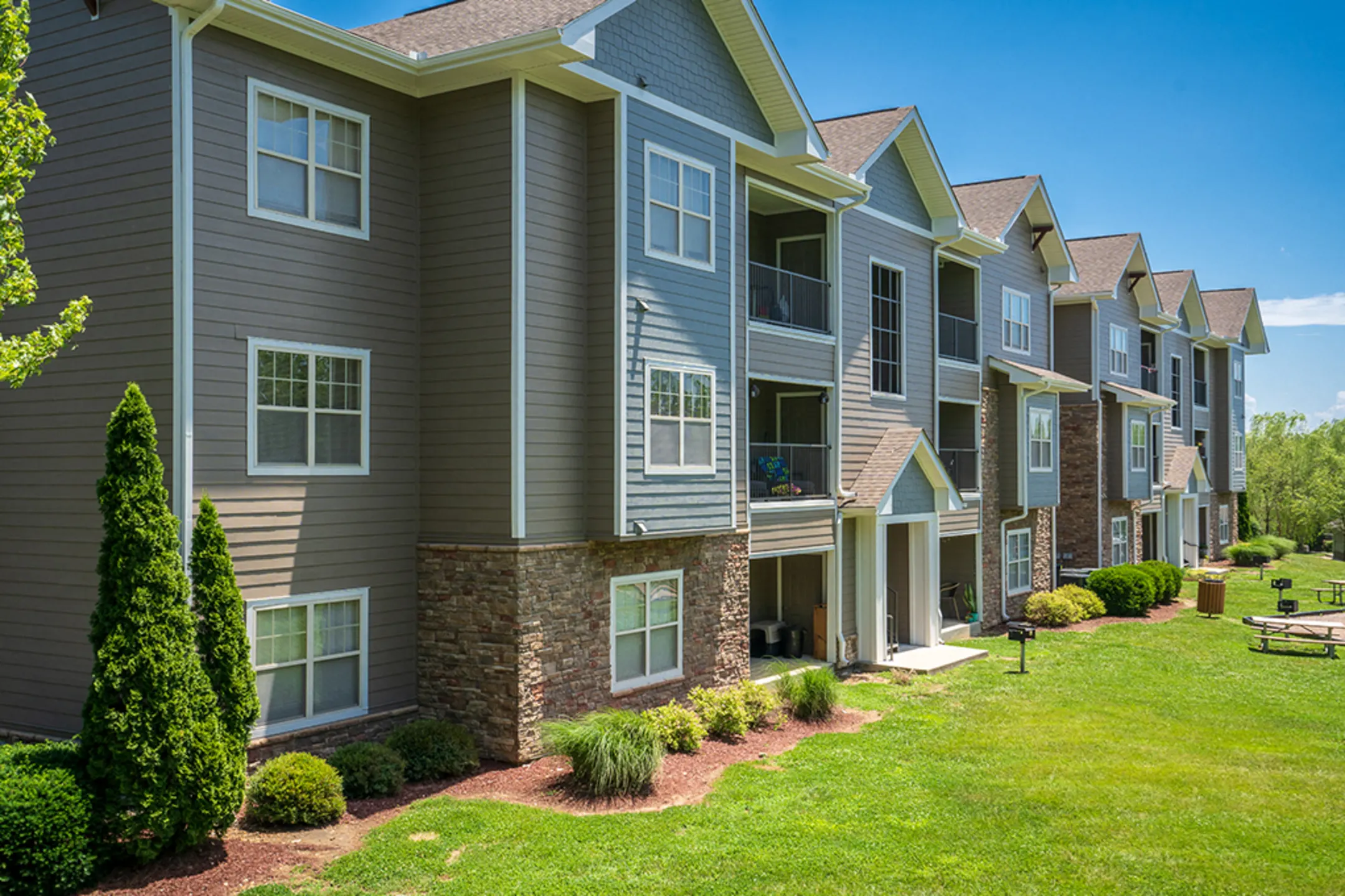 The Falls at 109 Apartments Lebanon, TN 37090