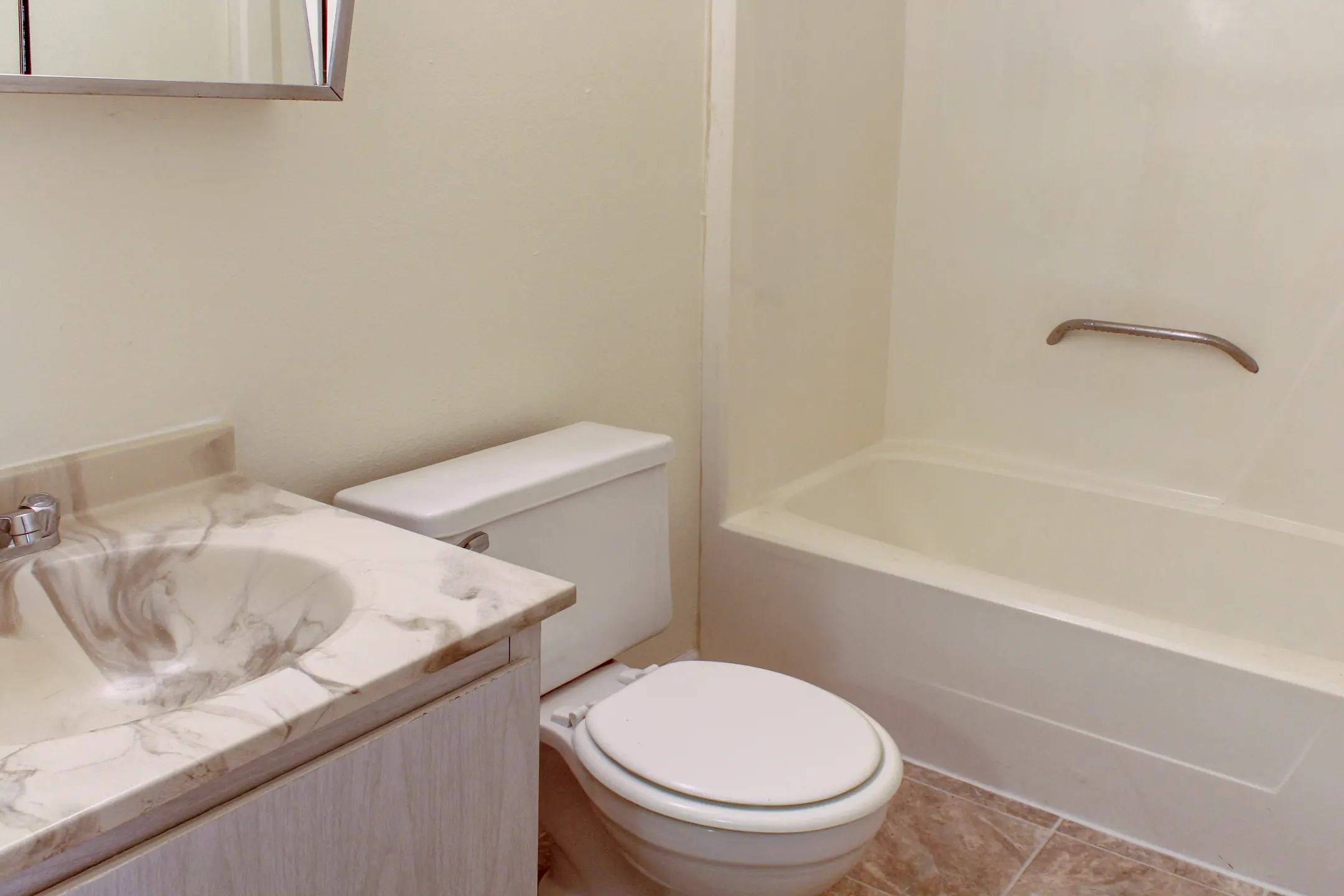 Bathroom - Oak Hill Apartments - Maumee, OH