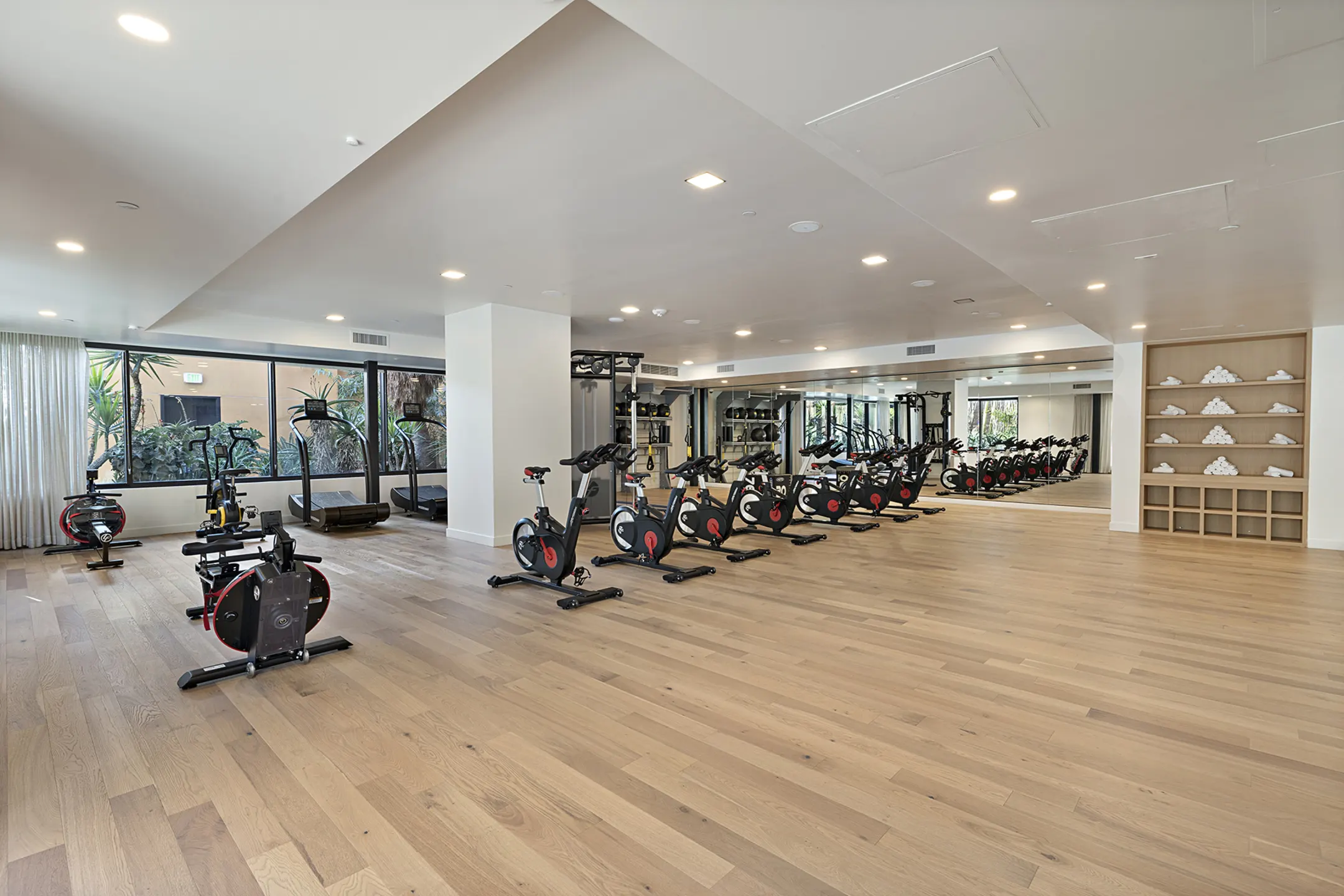 Fitness Weight Room - El Centro Apartments & Bungalows - Los Angeles, CA