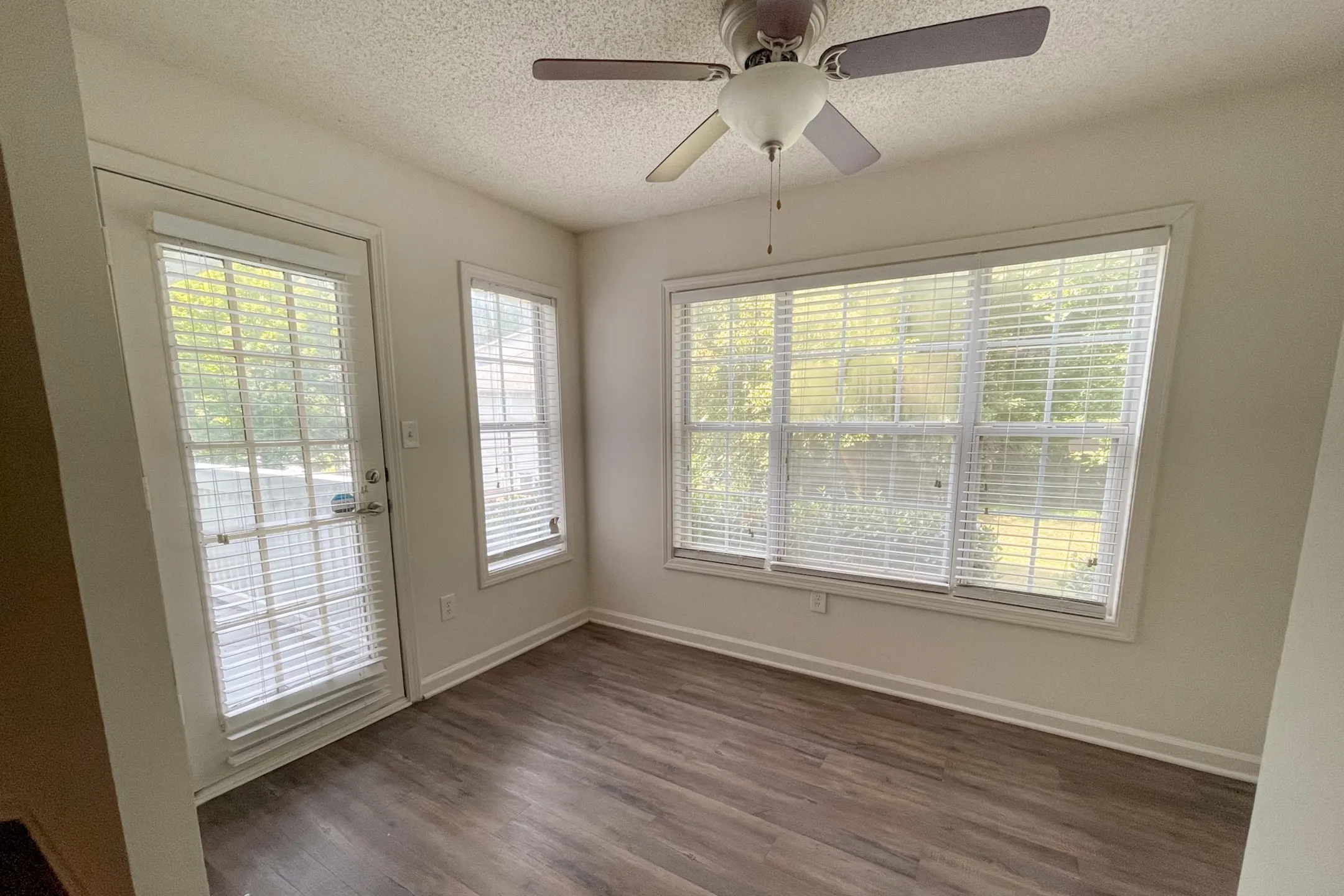 The Crest at Berkeley Lake Apartment Homes Apartments Duluth, GA 30096