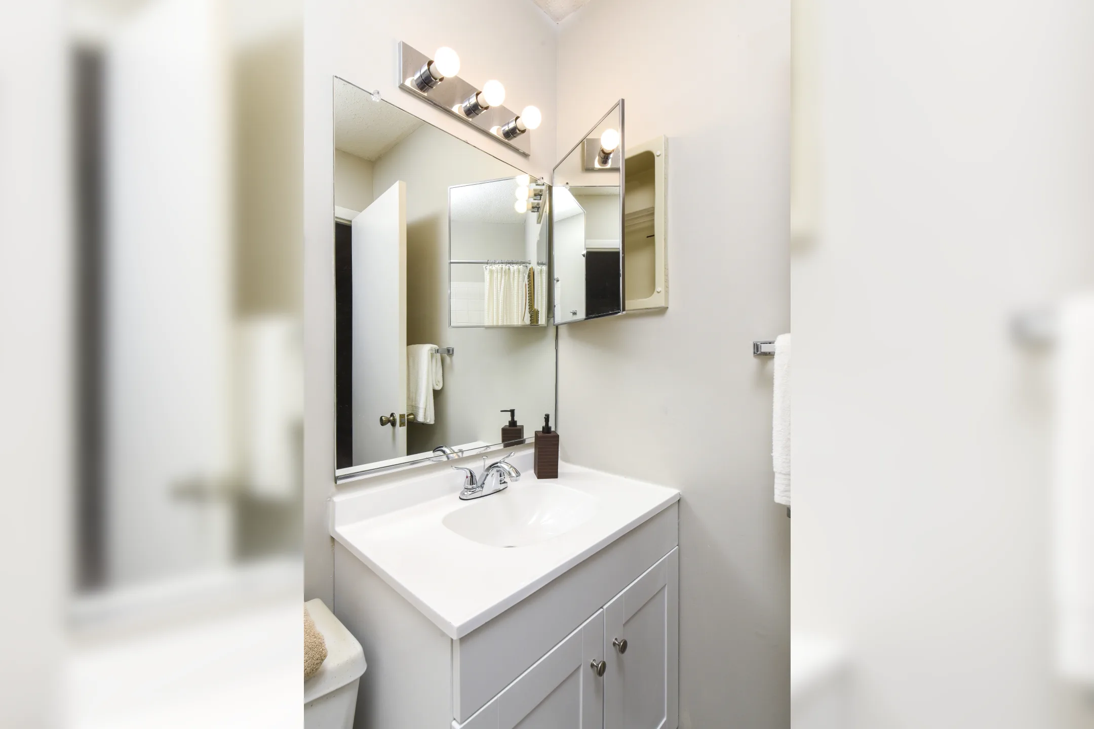Bathroom - Deer Run Apartments - North Charleston, SC