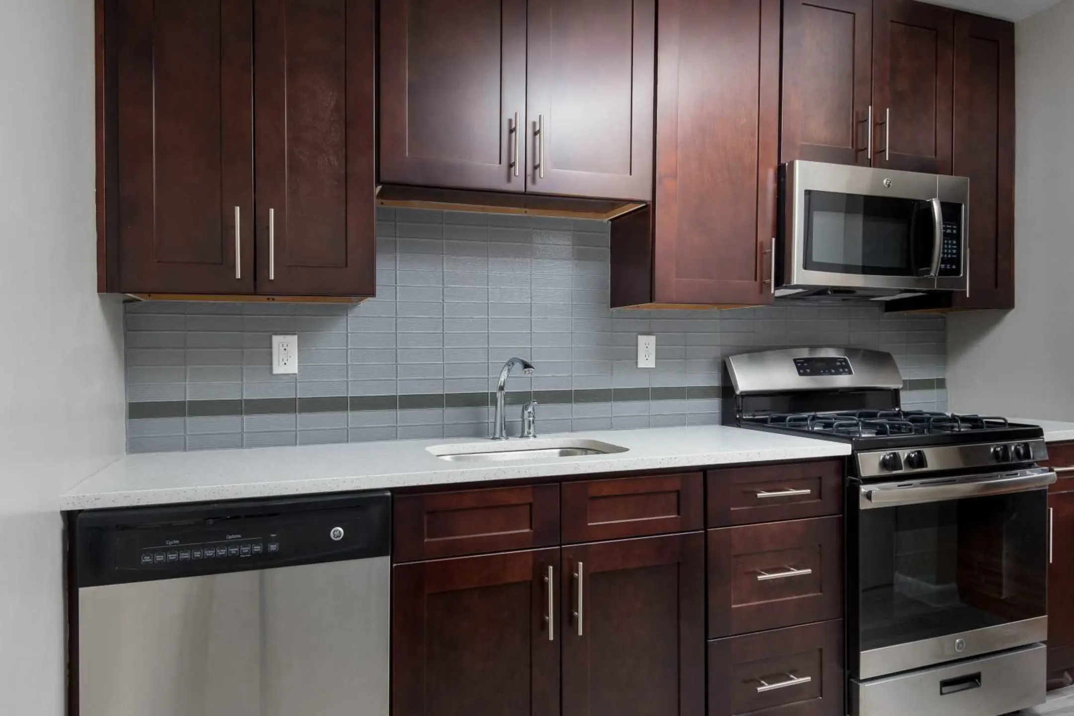Kitchen - Wayne Village - Wayne, NJ