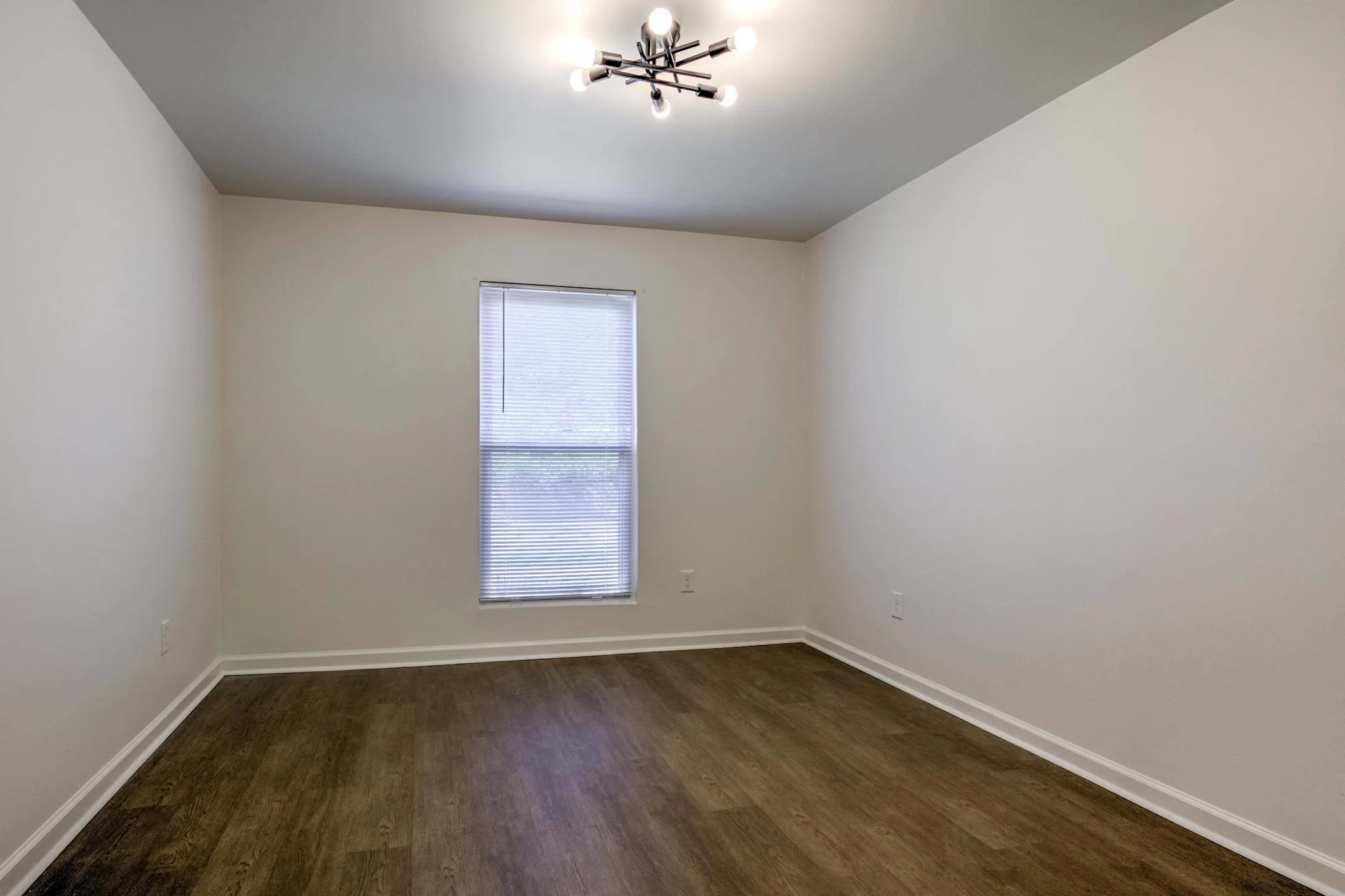 Whitney Manor Apartments Gretna, LA 70056